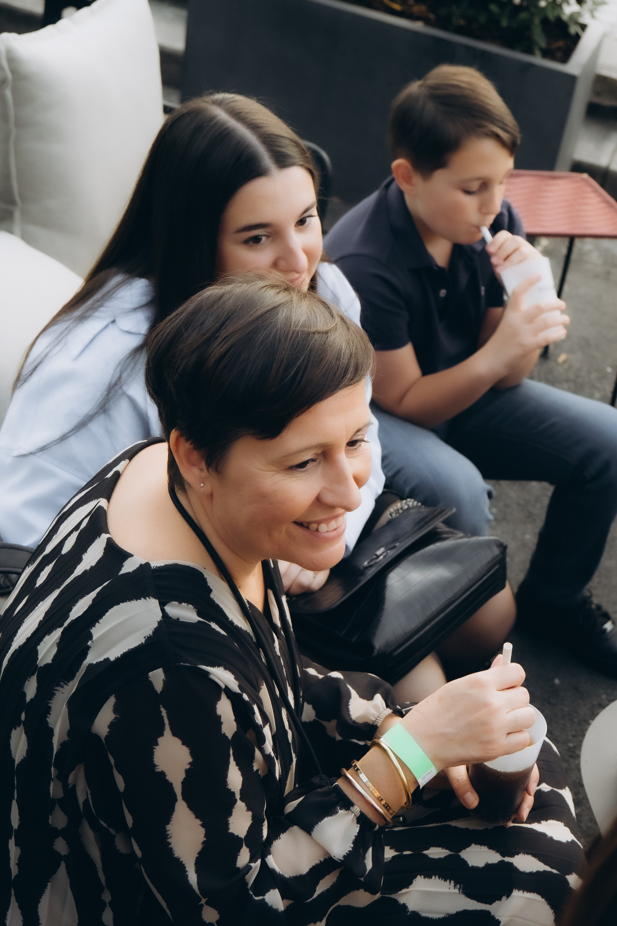 Marie’s Birthday with an Eiffel Tower view. Photographer in Paris Marina Chaput
