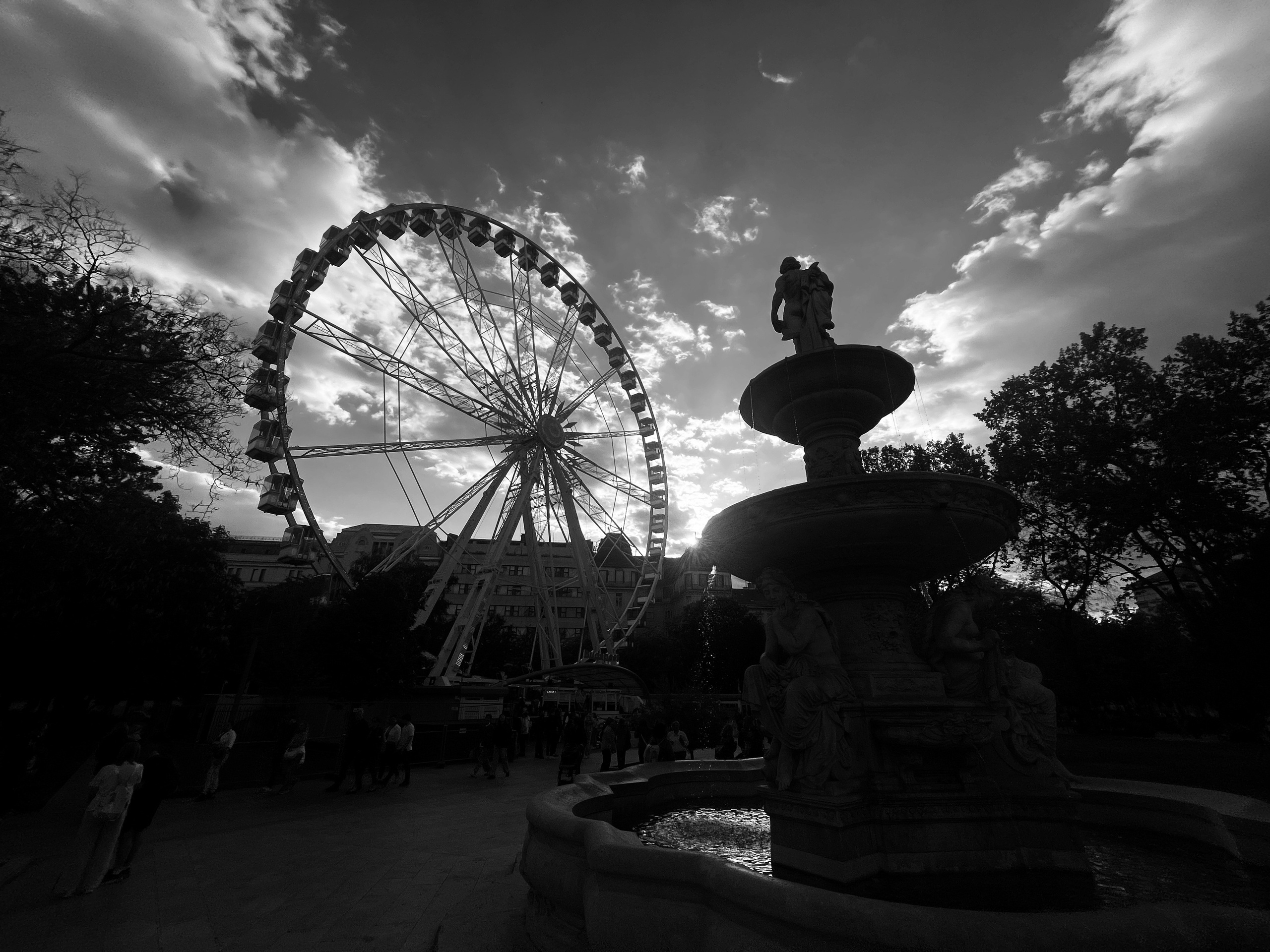 Carousel. Budapest 2026. IPHONE 12 PRO