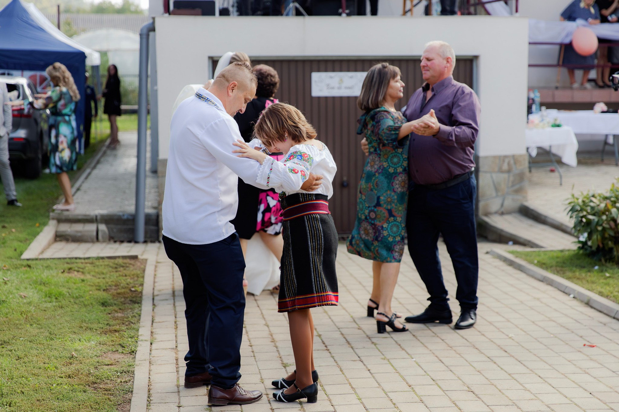 Mihai & Oana. Servicii foto-video profesionale, pentru momente de neuitat
