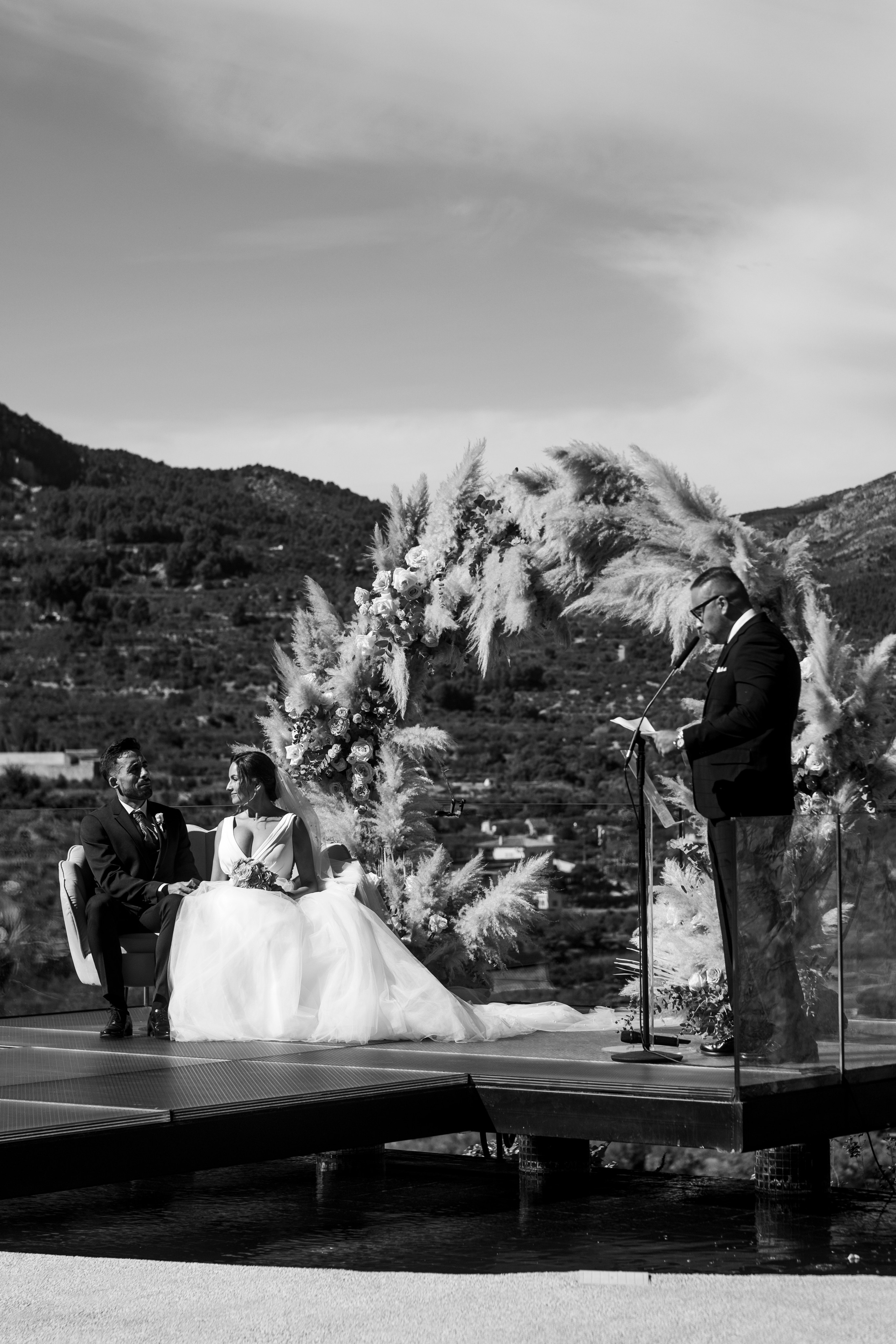Dasha & Ister. Vivood Landscape. Paola fotógrafo / videografo de bodas en Barcelona