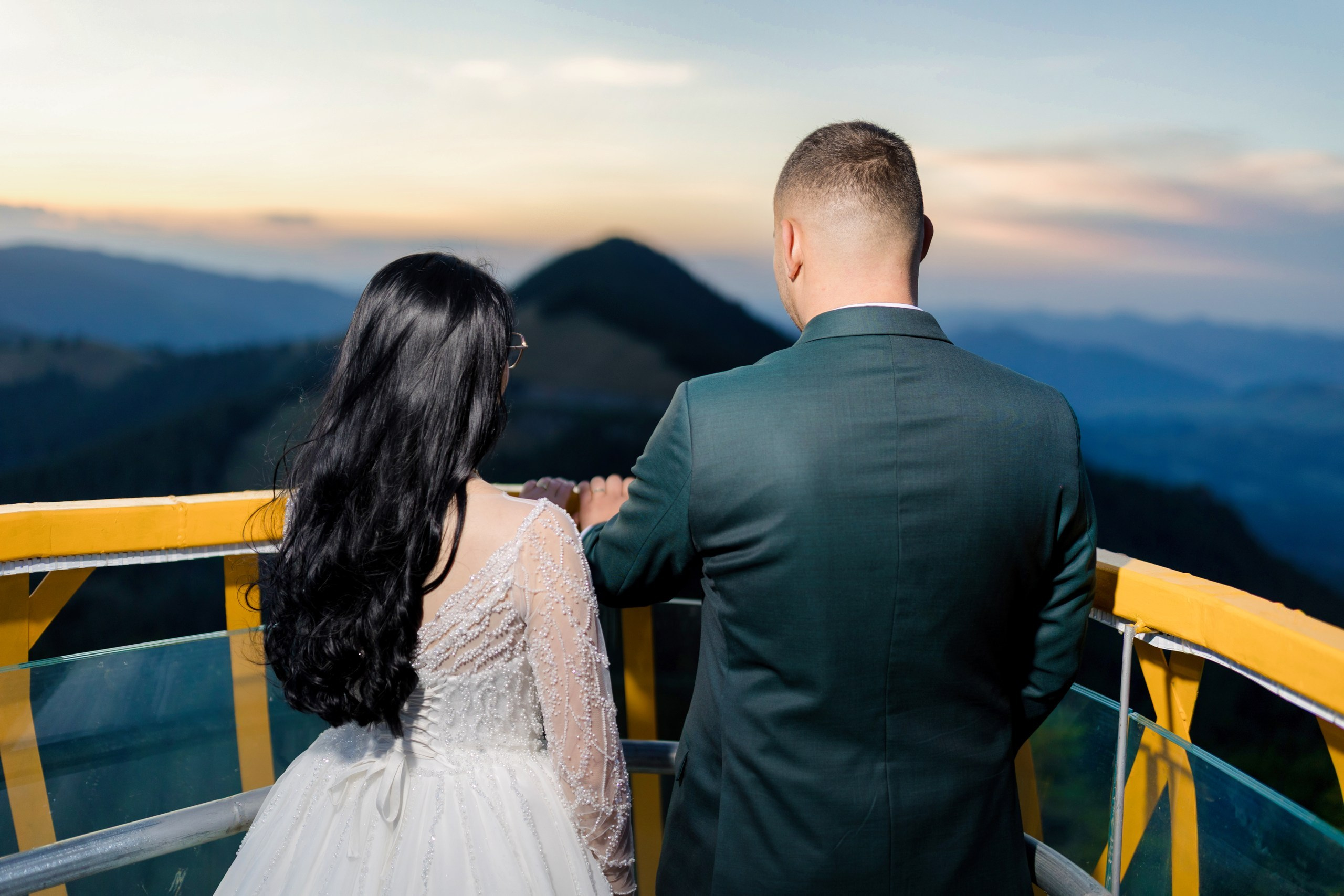 - nunta--fotograf-profesionist-botosani  - fotografie-nunta-romantica - imagini-nunta-in-natura-alin-chirila-fotograf  - fotografii-cuplu-indragostit-nunta-botosani  - sedinta-foto-miri-andrei-iustina-alinofotostudio  - amintiri-din-nunta-realizate-de-fotograf-profesionist  - povestea-nuntii-andrei-si-iustina-in-imagini-alinofotostudio-fotograf evenimente- evenimente Botoșani -fotograf Suceava - fotograf Iași- servicii foto. servicii foto Botoșani. servicii foto video Botoșani. fotograf nunta. fotograf evenimente. fotograf nunta Botoșani. Alin chirila. Alin chirila fotograf. Alinofotostudio.- servicii foto. servicii foto Botoșani. servicii foto video Botoșani. fotograf nunta. fotograf evenimente. fotograf nunta Botoșani. Alin chirila. Alin chirila fotograf. Alinofotostudio.fotograf stare civilă,poze stare civilă,album foto stare civilă,servicii foto suceava,fotograf evenimente suceava,fotograf nuntă suceava,poze cununie civilă,ședință foto stare civilă,sesiune foto suceava,fotograf profesionist suceava,fotograf botosani,stare civila botosani,alinofotostudio,alin chirila fotograf.servicii foto. servicii foto Botoșani. servicii foto video Botoșani. fotograf nunta. fotograf evenimente. fotograf nunta Botoșani. Alin chirila. Alin chirila fotograf. Alinofotostudio.fotograf stare civilă,poze stare civilă,album foto stare civilă,servicii foto suceava,fotograf evenimente suceava,fotograf nuntă suceava,poze cununie civilă,ședință foto stare civilă,sesiune foto suceava,fotograf profesionist suceava,fotograf botosani,stare civila povestitor prin fotografiebotosani,alinofotostudio,alin chirila fotograf,servicii foto. servicii foto Botoșani. servicii foto video Botoșani. fotograf nunta. fotograf evenimente. fotograf nunta Botoșani. Alin chirila. Alin chirila fotograf. Alinofotostudio.fotograf stare civilă,poze stare civilă,album foto stare civilă,servicii foto suceava,fotograf evenimente suceava,fotograf nuntă suceava,poze cununie civilă,ședință foto stare civilă,sesiune foto suceava,fotograf profesionist suceava,fotograf botosani,stare civila botosani,alinofotostudio,alin chirila fotograf,cununie religioasă botoșani,andreea și neculai,capela militară botoșani,foto conacul zăicești,fotograf nuntă botoșani,fotograf cununie religioasă,foto evenimente botoșani,poze cununie capela militară,ședință foto zăicești,fotograf profesionist botoșaniMire și mireasă – Sergiu & Liliana – ziua nunții, 2024  - Emoții în ziua nunții – Sergiu și Liliana  - Dansul mirilor – fotografie artistică nuntă 2024  - Sedinta foto romantică în natură – Sergiu & Liliana  - Rochia de mireasă și detalii de nuntă elegan-Album de cununie civilă Florin și Anda – Fotografii profesionale realizate de Alin Chirilă în Botoșani -fotograf prin fotografie-Ședință foto Trash the Dress pe muntele Rarău cu Iulian și Iuliana – fotografie de cuplu, natură montană, emoție autentică surprinsă de Alin Chirilă, povestitor prin fotografie.- "Iulian și Iuliana pe crestele Rarăului – fotografie Trash the Dress în natură"  - "Cuplu îmbrățișat la apus pe muntele Rarău – ședință foto după nuntă"  - "Rochie de mireasă în vânt pe munte – Trash the Dress Rarău-1. Iulian și Iuliana pe muntele Rarău – ședință foto Trash the Dress în natură, cu peisaj montan spectaculos  2. Cuplu în îmbrățișare pe Rarău – emoție autentică surprinsă după nuntă  3. Rochie de mireasă în bătaia vântului – fotografie artistică Trash the Dress în munți  4. Mire și mireasă privind spre orizont – dragoste și libertate pe muntele Rarău  5. Iuliana zâmbind în rochia de mireasă – portret în natură, Trash the Dress  6. Iulian ținându-și mireasa de mână – ședință foto romantică pe munte  7. Detaliu cu rochia pe stâncă – estetică naturală Trash the Dress Rarău  8. Cuplu în mers pe poteca Rarăului – fotografie simbolică de după nuntă  9. Apus de soare pe Rarău în spatele mirilor – imagine de poveste Trash the Dress  10. Iulian și Iuliana râzând împreună – momente autentice surprinse de Alin Chirilă, povestitor prin fotografie