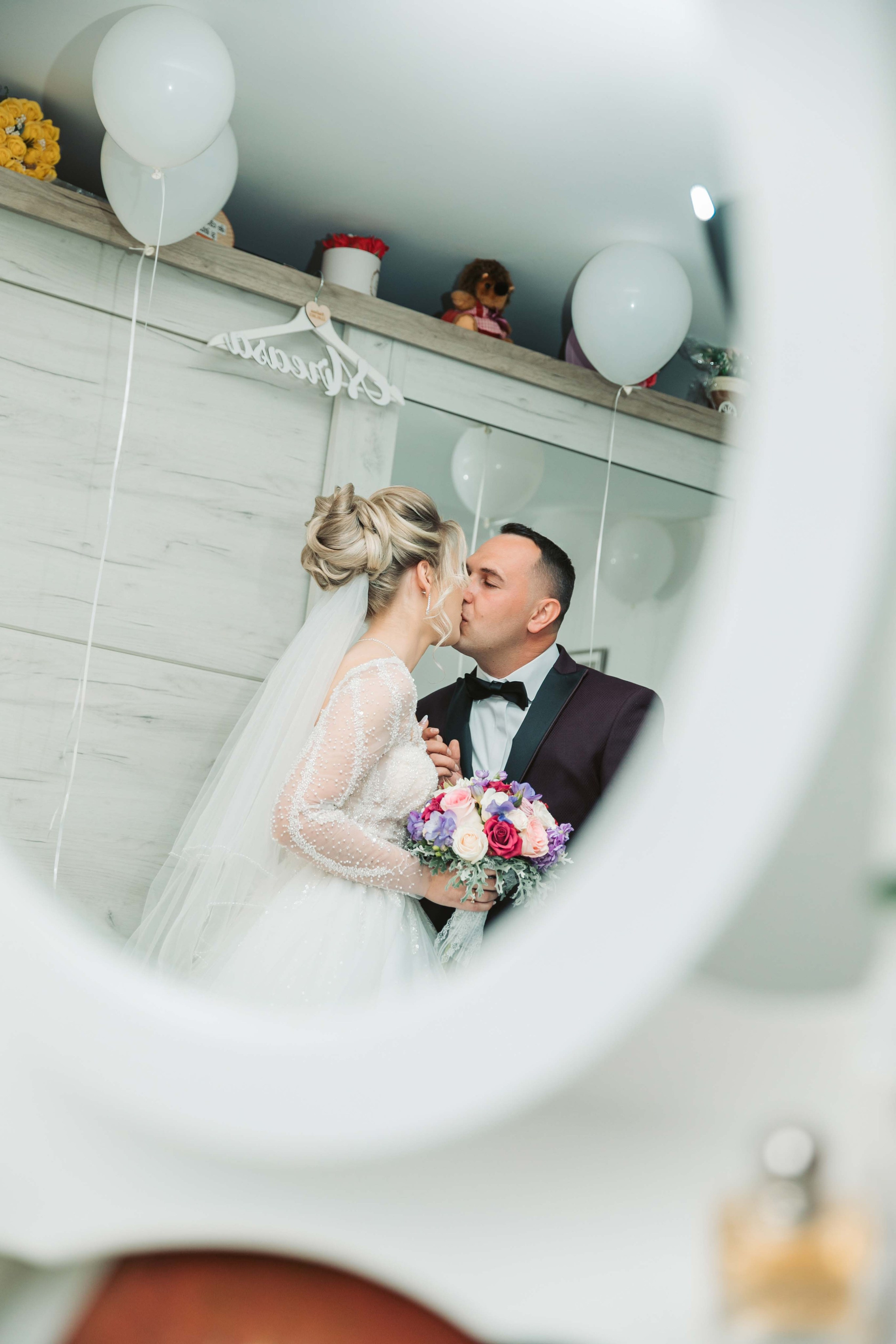 Andreea & Răzvan. Contrast Studio