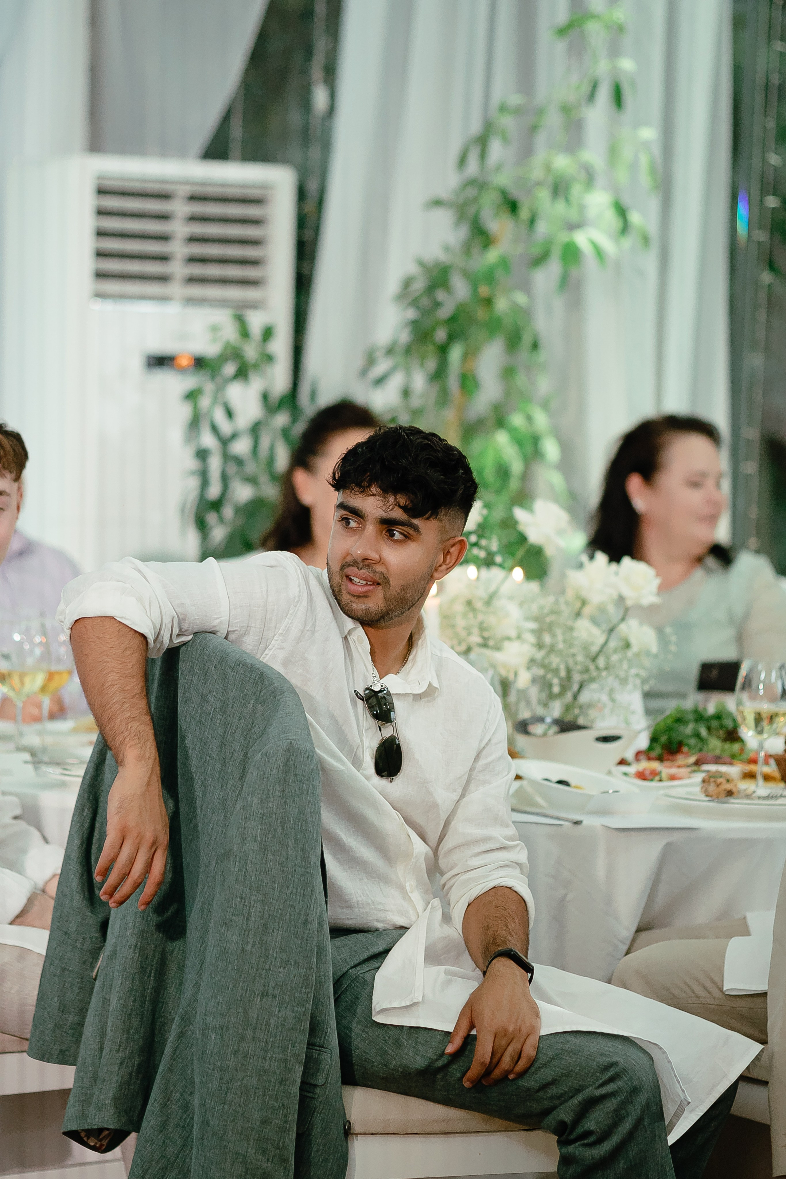 Thomas & Suyumbika. Главная