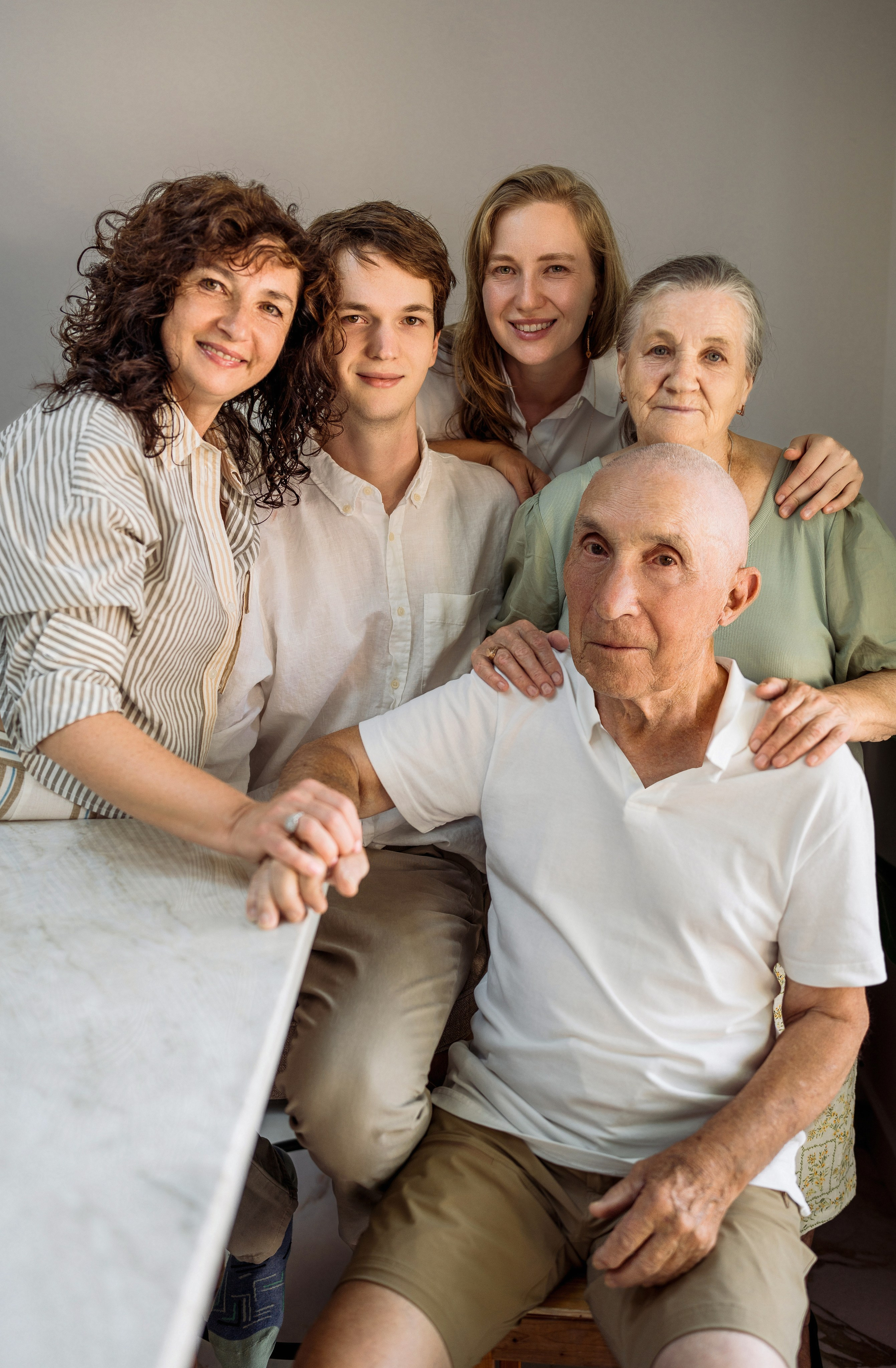 Big happy family. At home. Wedding and family photographer and videographer PA, NJ, NY, DE, MD