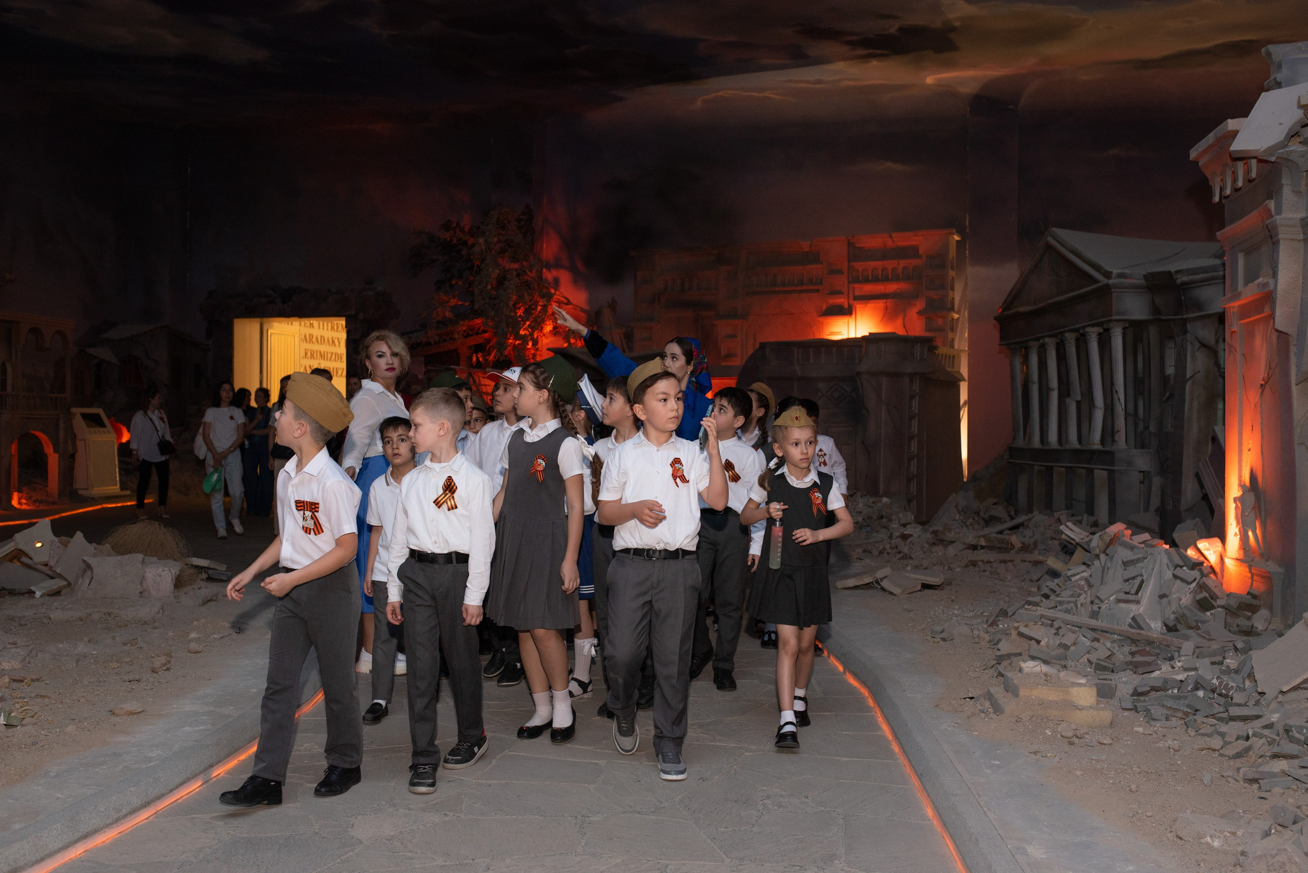 Вечный огонь 2"А» класс. Ваш фотограф в Ашхабаде Гамлет Осипов