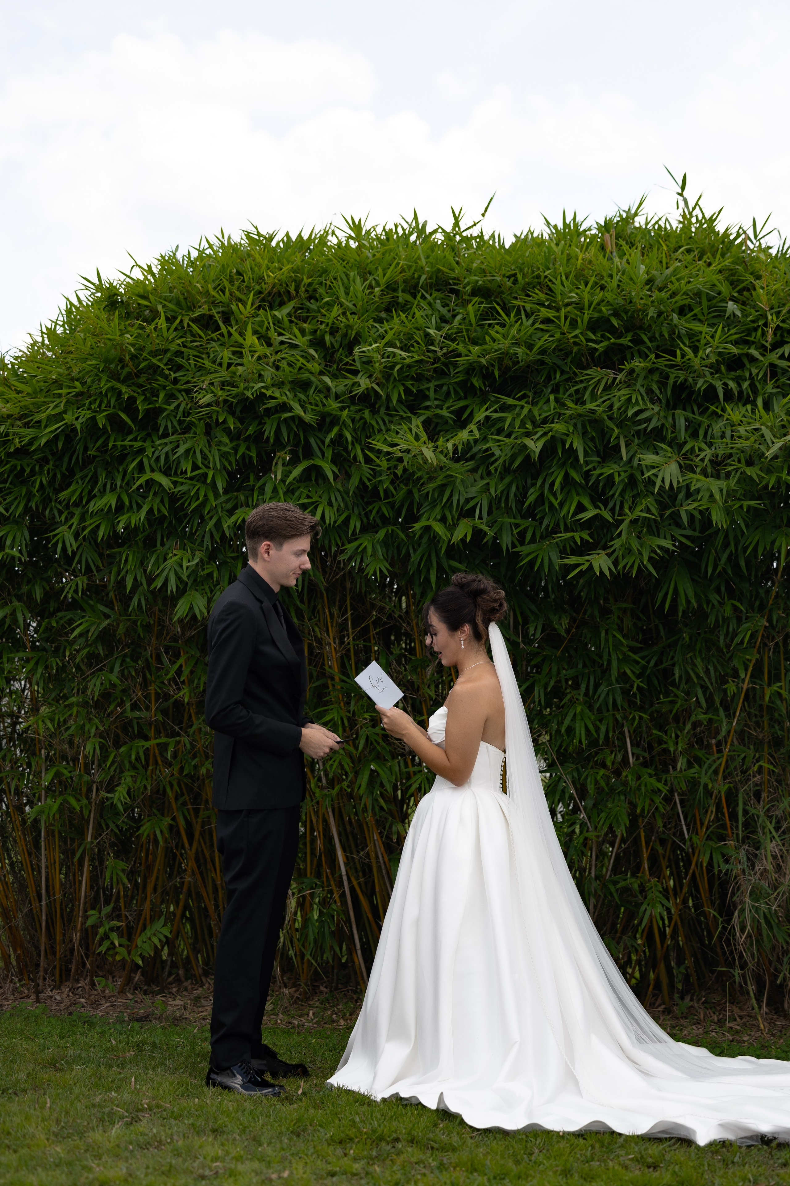 Alexsa and Robert. Ever After Farm Peach. Photographer Anastasia Nagibina