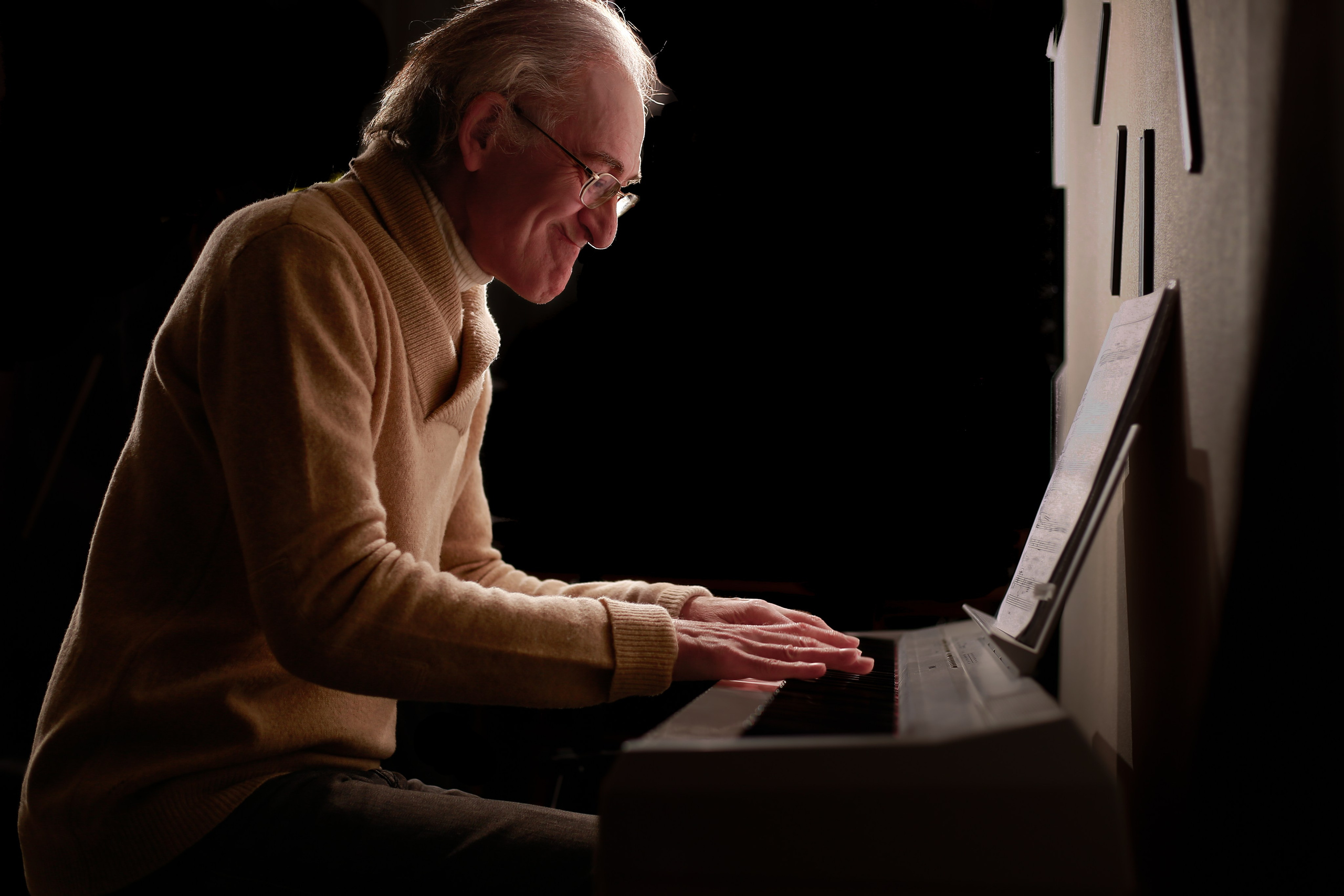 Aleksander Pustovit. Portret photographer in Switzerland Artur Magpie