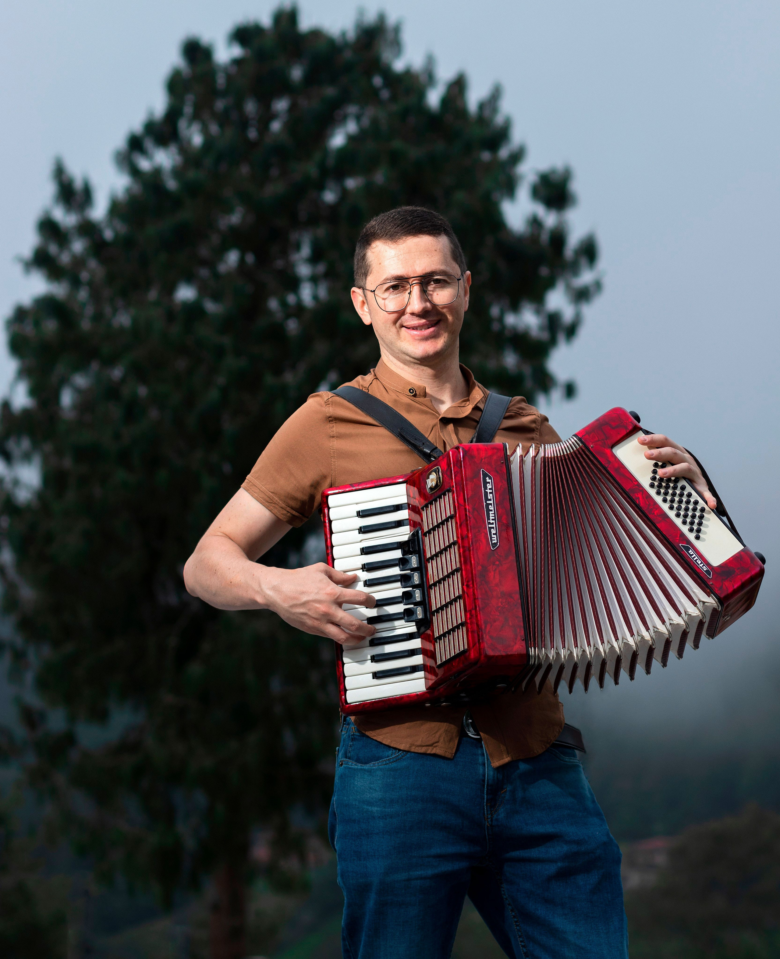 Fotógrafo de retratos fotógrafo de estilo de vida fotografía de locación fotografía de estudio sesión de fotos marca personal. Fotografía profesional para su evento en Caldas por SERFOTOGRAFÍA