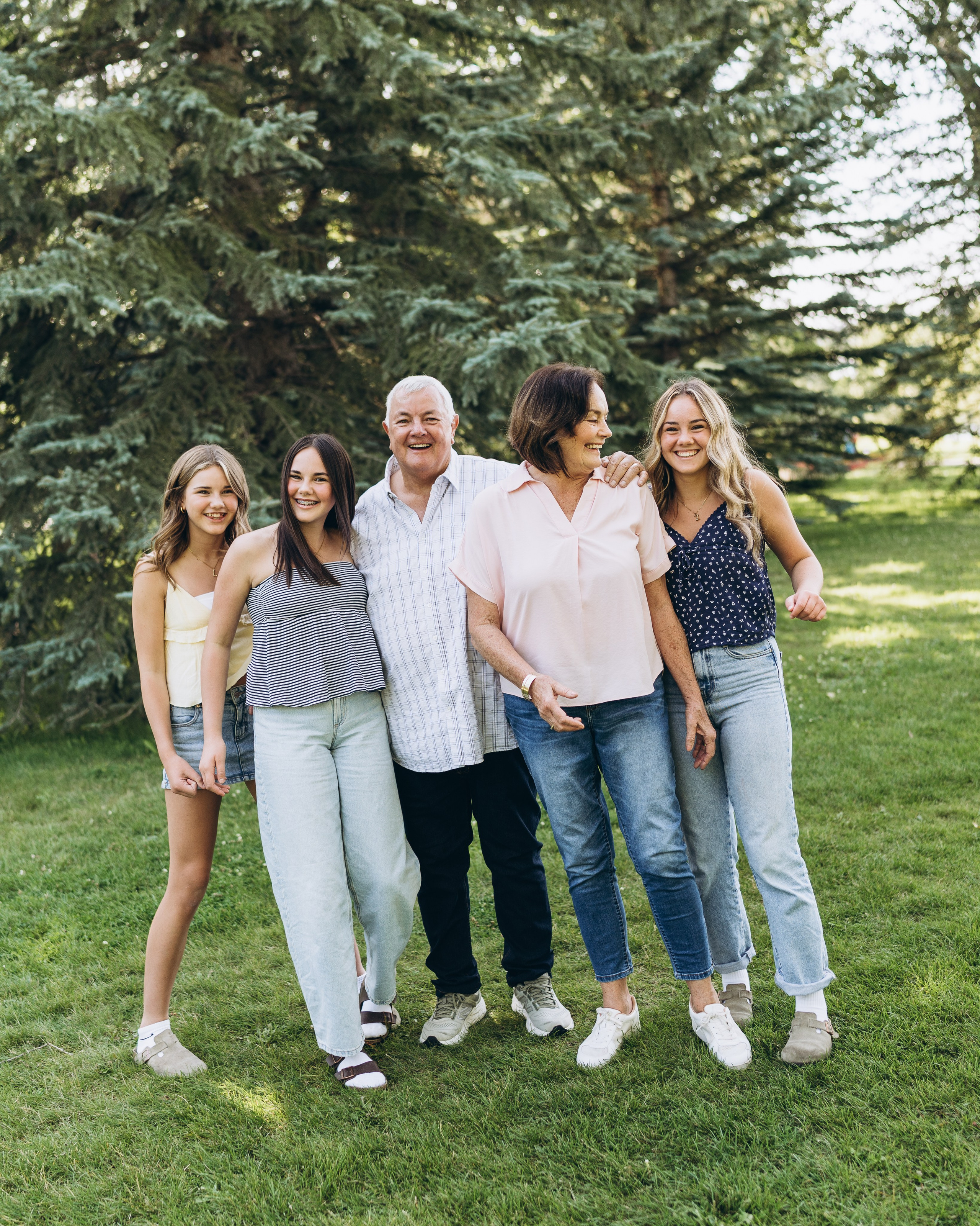 Lynn & fam. Calgary Wedding & Lifestyle Photographer — Yevhen Polishchuk