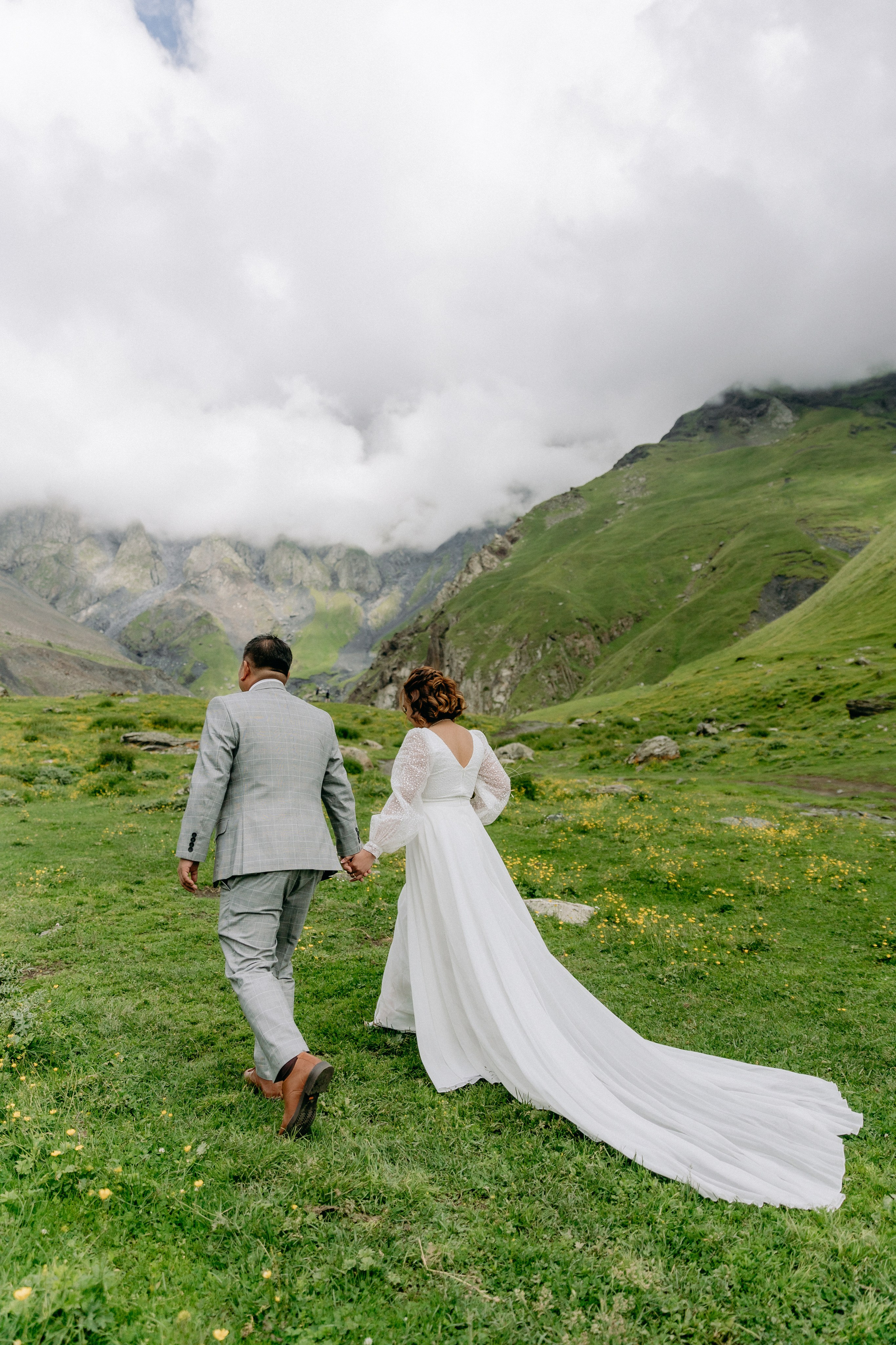 Kazbegi (3,5 hours from Tbilisi)/Казбеги (3,5 часа от Тбилиси). Photographer Anna Nazarenko