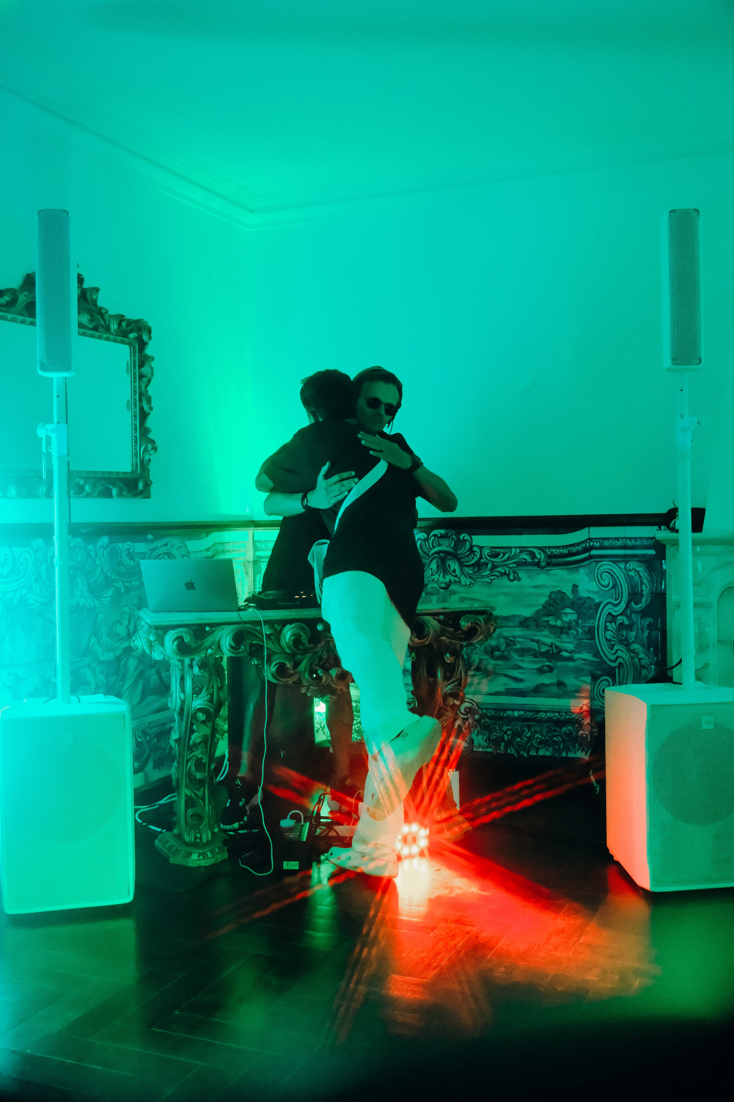 Pool party in  High Villa.  Cascais Sintra Lisbon. Валерія Сичова. Сімейний та репортажний фотограф в Португаліі