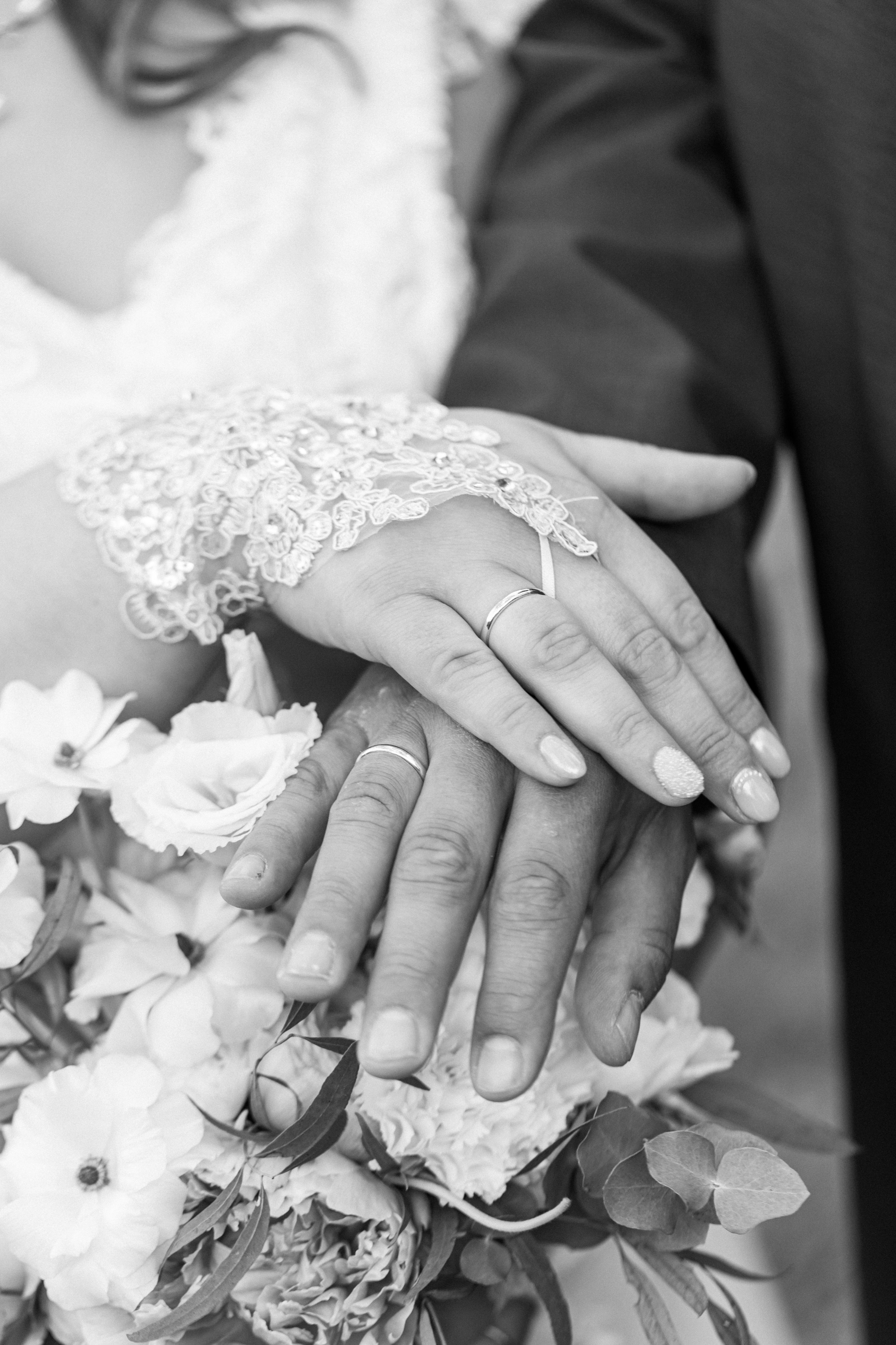 Kirchliche Trauung in Oerlinghausen – Emotionale Hochzeitsfotos & Stilvolle Reportagen!. Hochzeitsfotografin in Gütersloh | Authentische Hochzeitsreportagen | TK Photographie