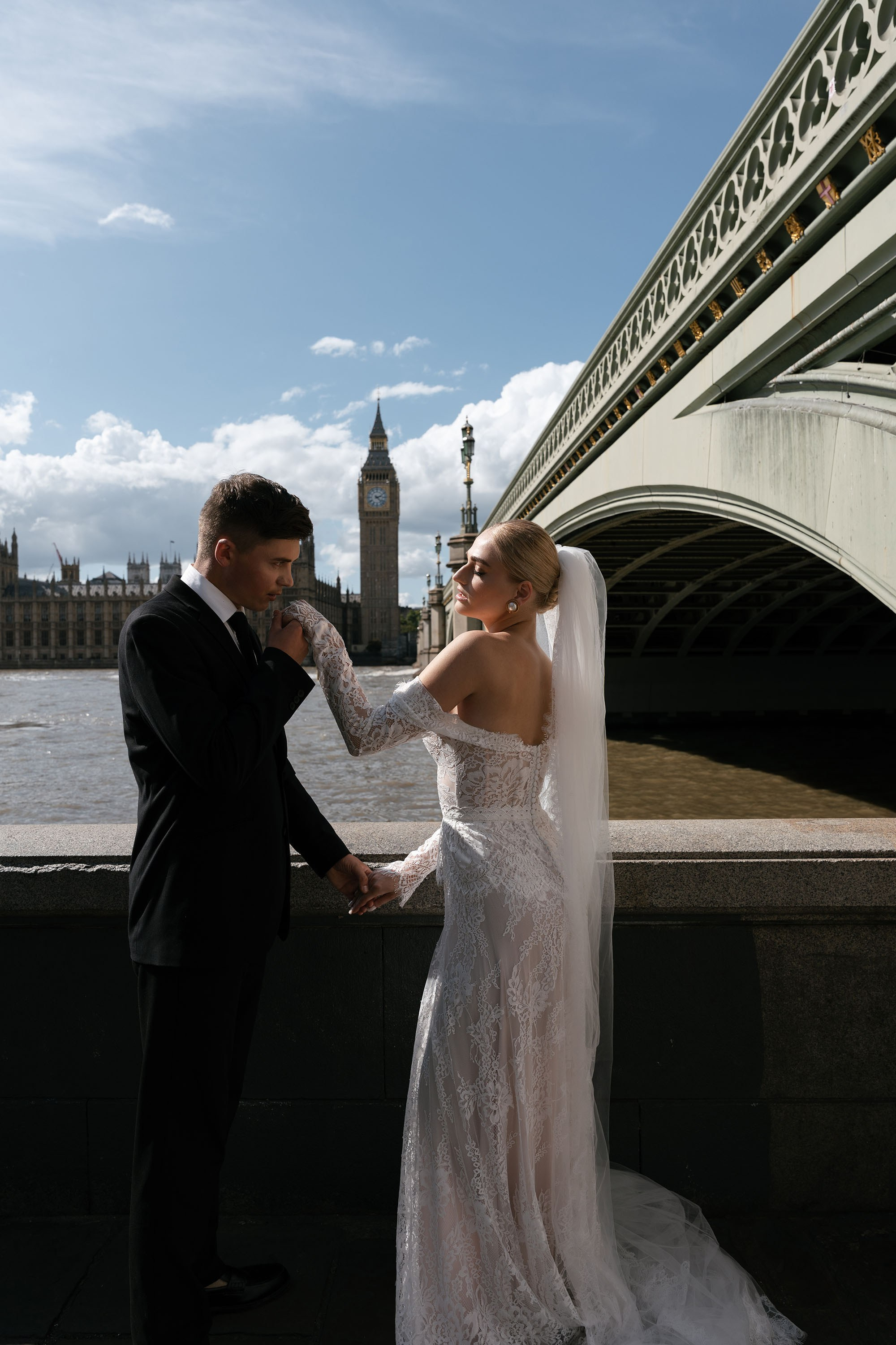 Anhelina and Dmytro. Fotógrafos de bodas de destino y creadores de contenido con base en España