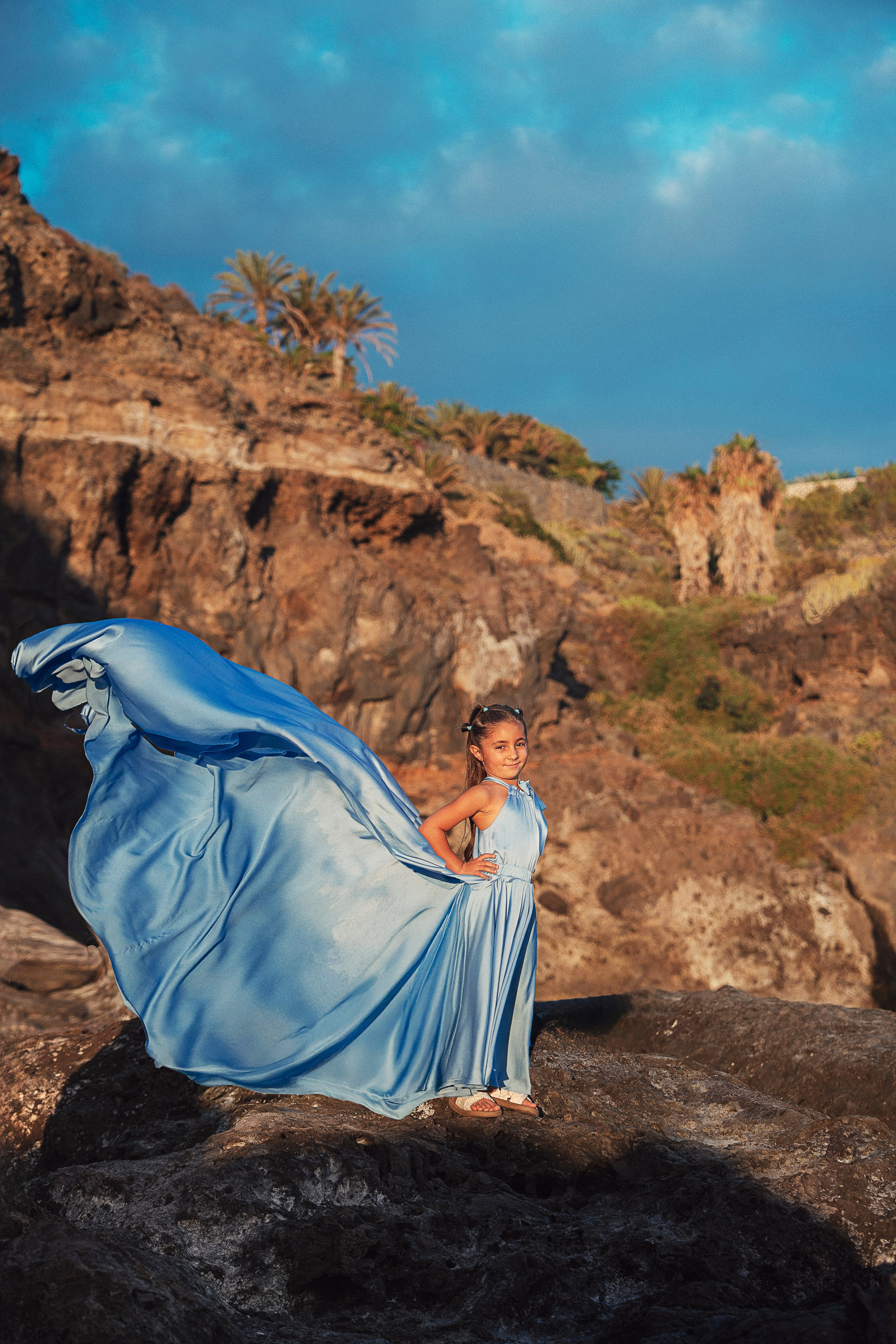 Sesión con vestido volador en Tenerife. Fotógrafa de familias, bodas, comuniones, newborn, premamá en Tenerife | Sesiones con vestidos voladores | Tania Bonnet
