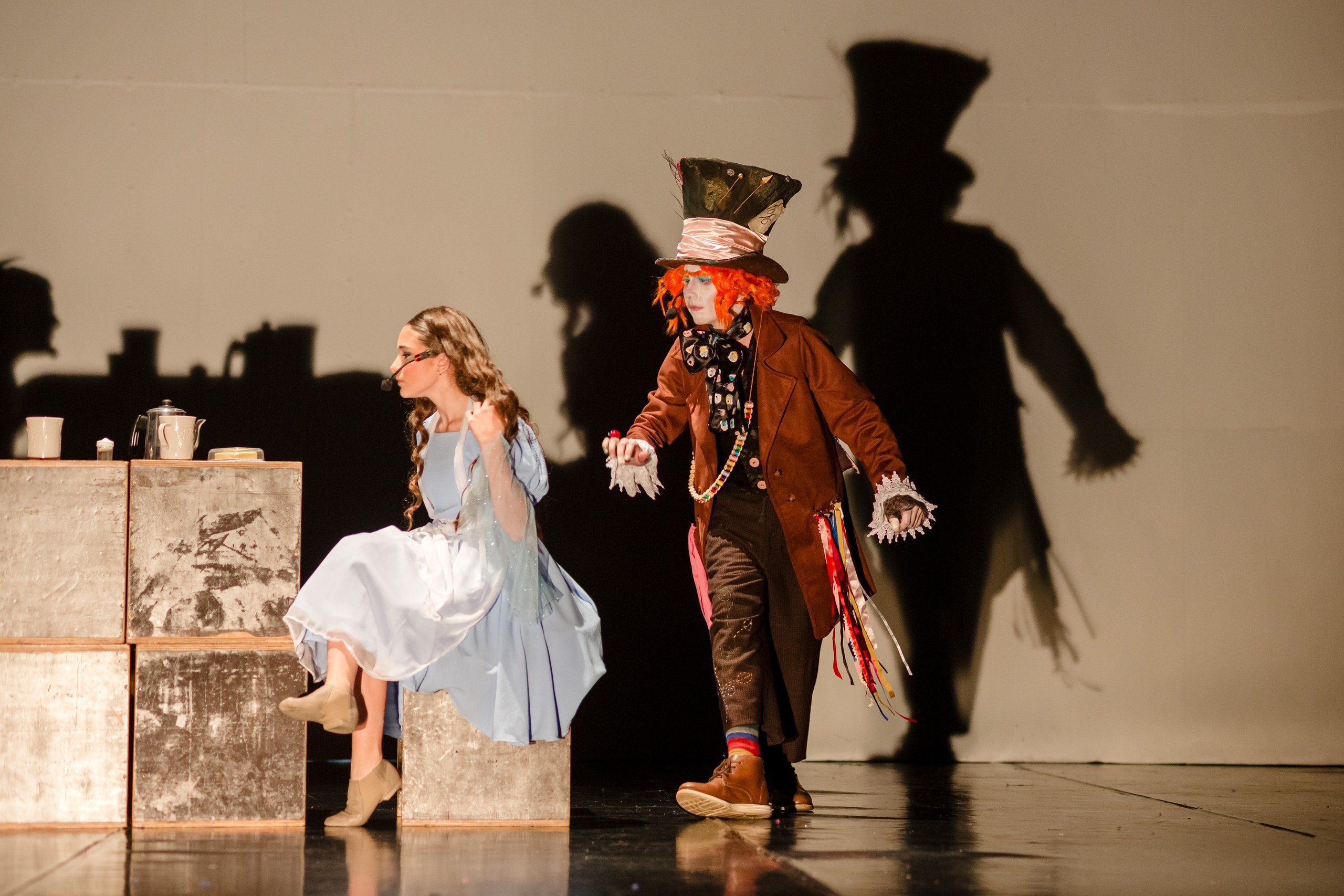 Espetáculo Teatral Alice no País das Maravilhas — Recriarte