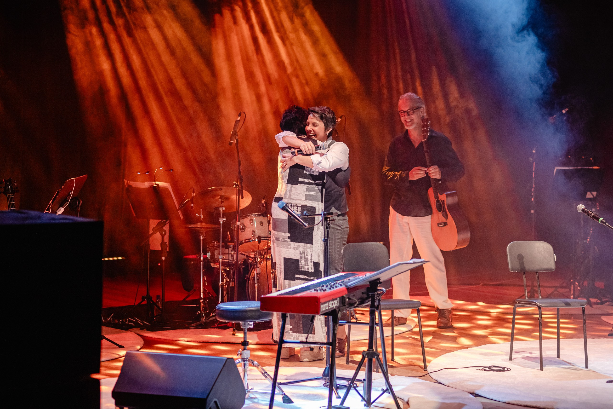 Show da cantora Leila Pinheira no Teatro Municipal de Itajaí