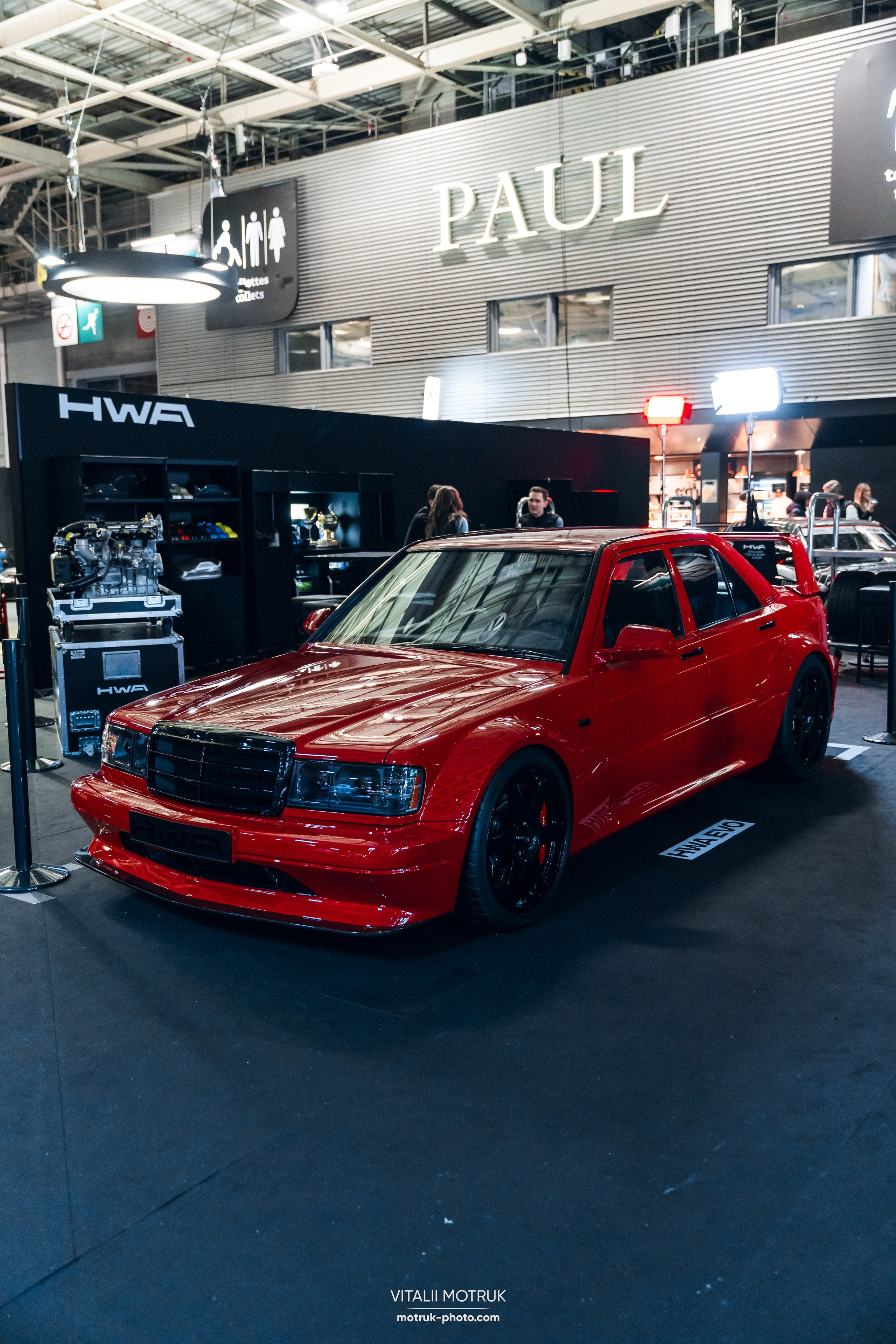 Retromobile 2026. Photographe de voitures à Paris — Vitalii Motruk