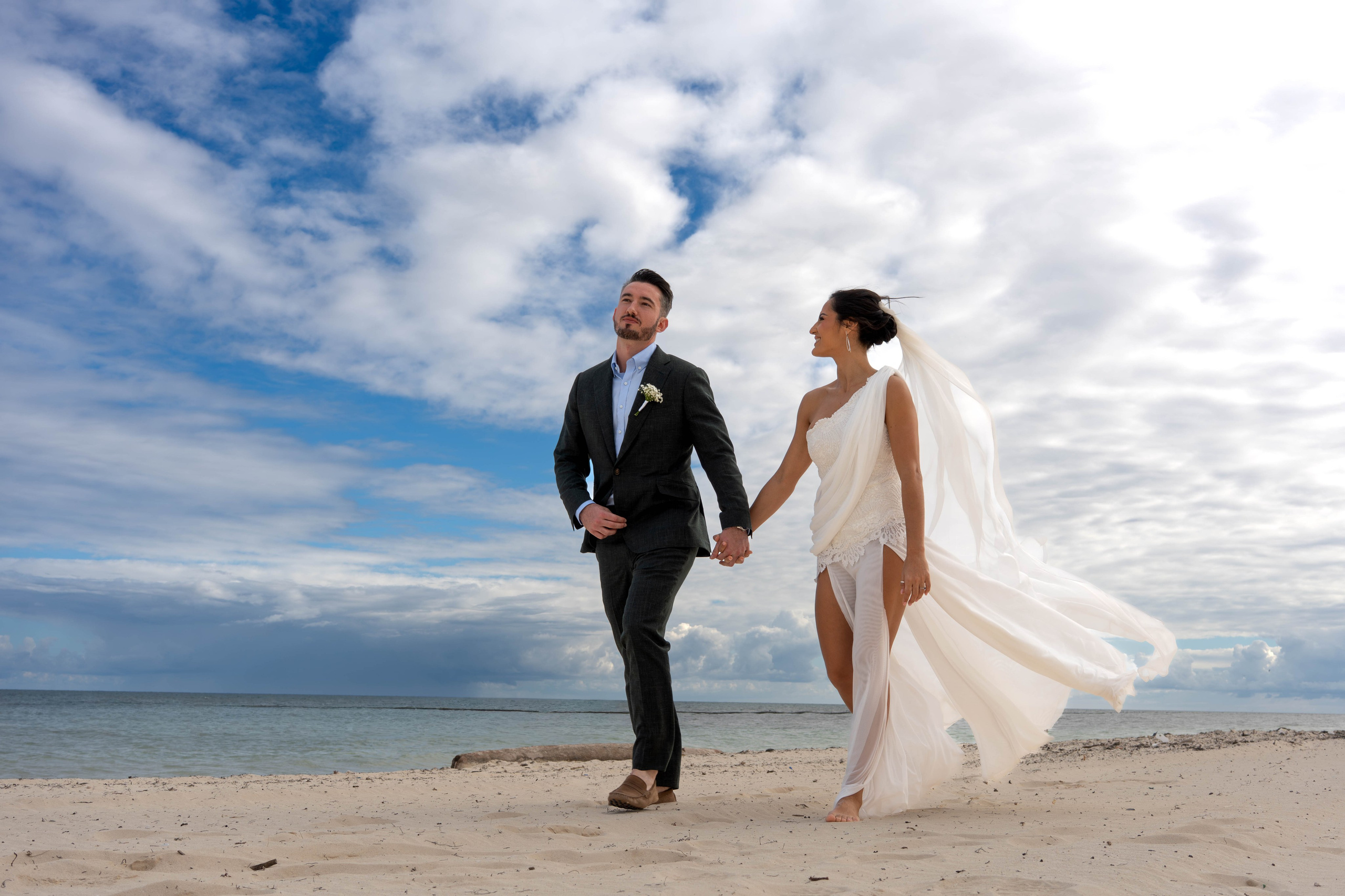 Wedding Photo Cancun. Alfredo Vazquez Wedding Films & Photography | Mexico & Destination Weddings