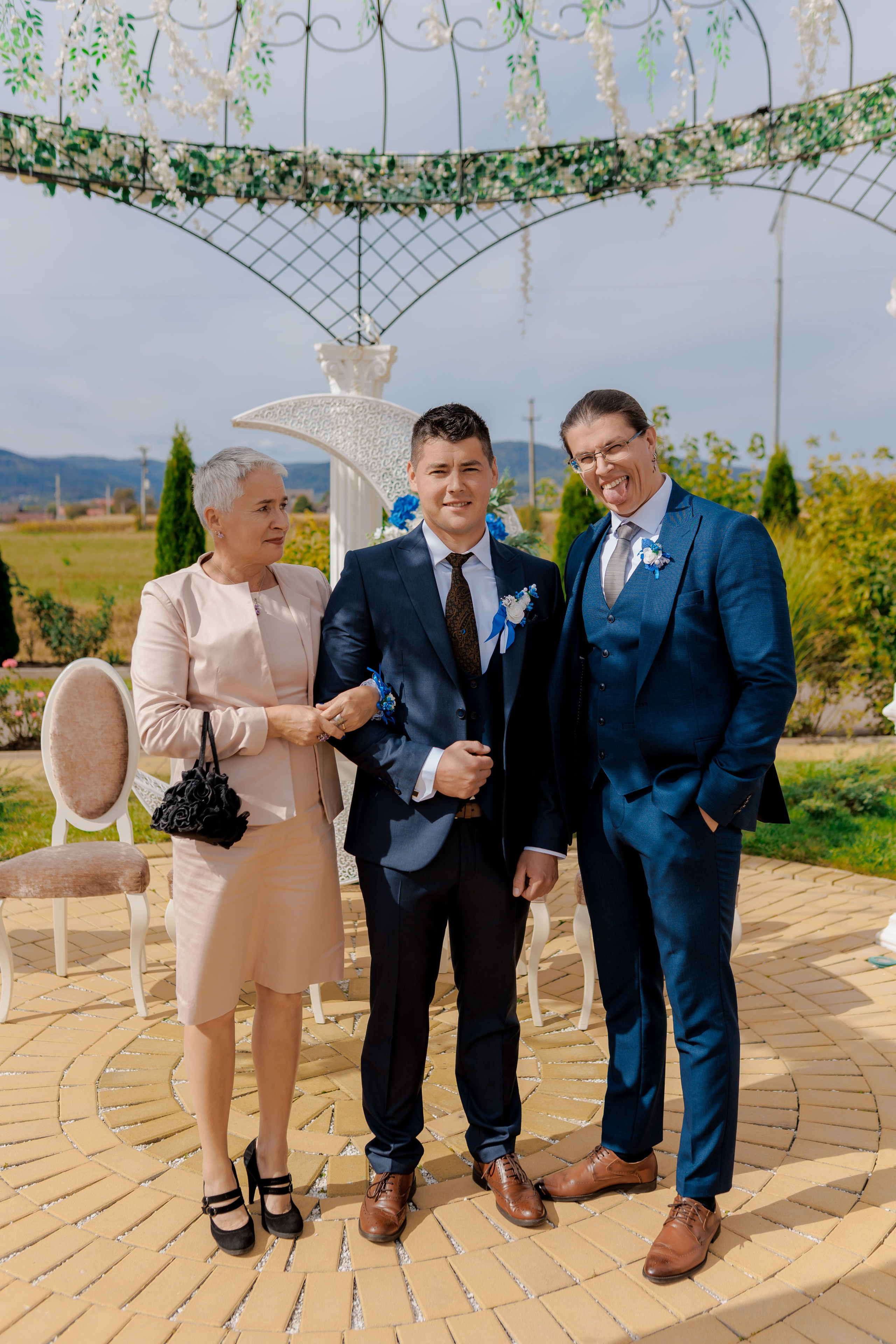 Loredana & Emilian – Ziua Nunții | Videografie - fotografie Botez Suceava, Iași, Botoșani. Servicii foto-video profesionale, pentru momente de neuitat