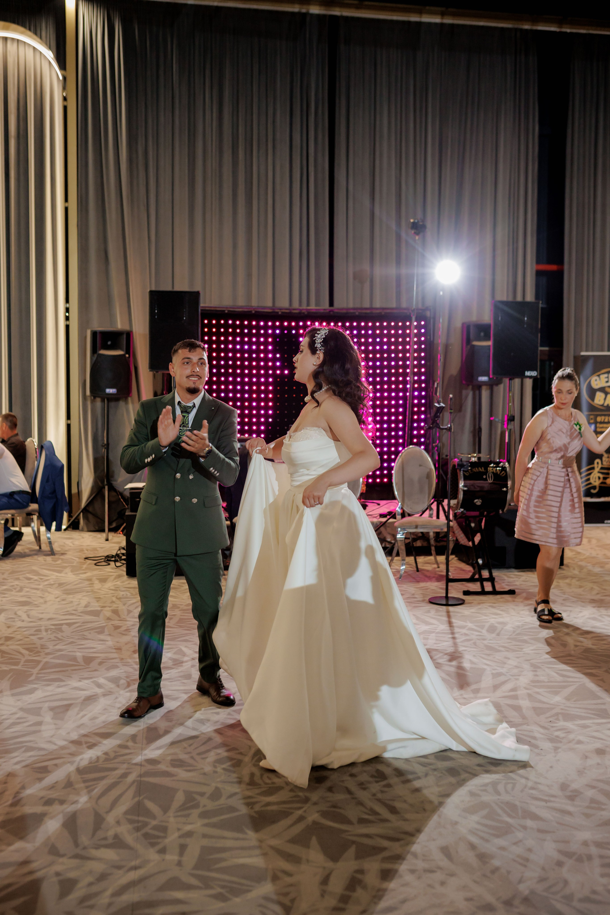 Nunta Nicoleta & Răzvan | Fotografie & Videografie Profesională. Servicii foto-video profesionale, pentru momente de neuitat