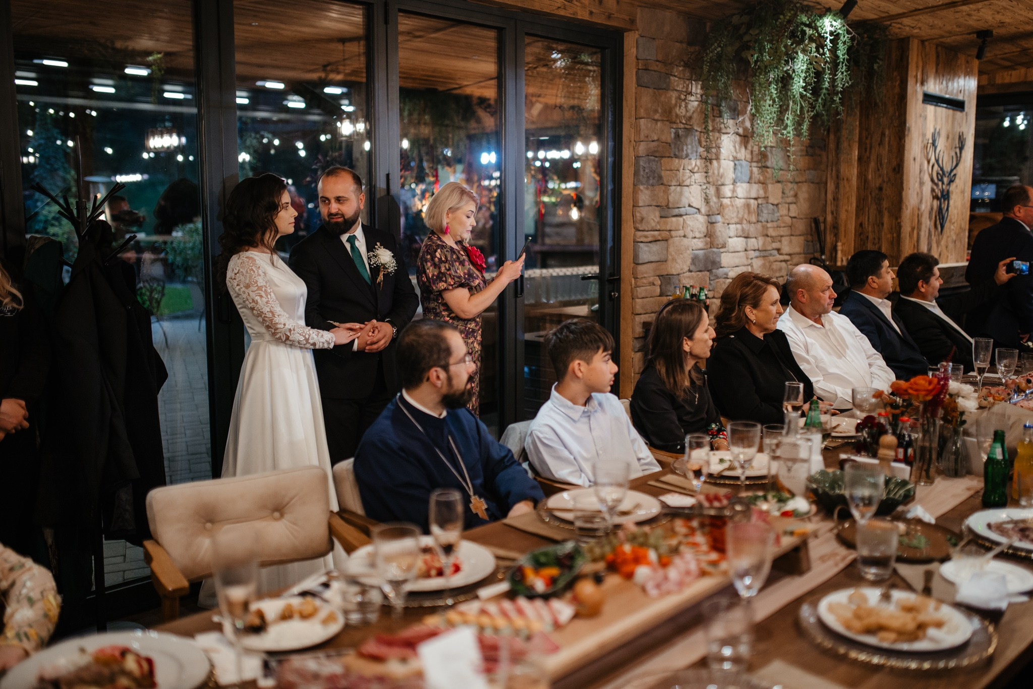 Nunta de Poveste la Sucevița: Cristi și Andreea. Servicii foto-video profesionale, pentru momente de neuitat