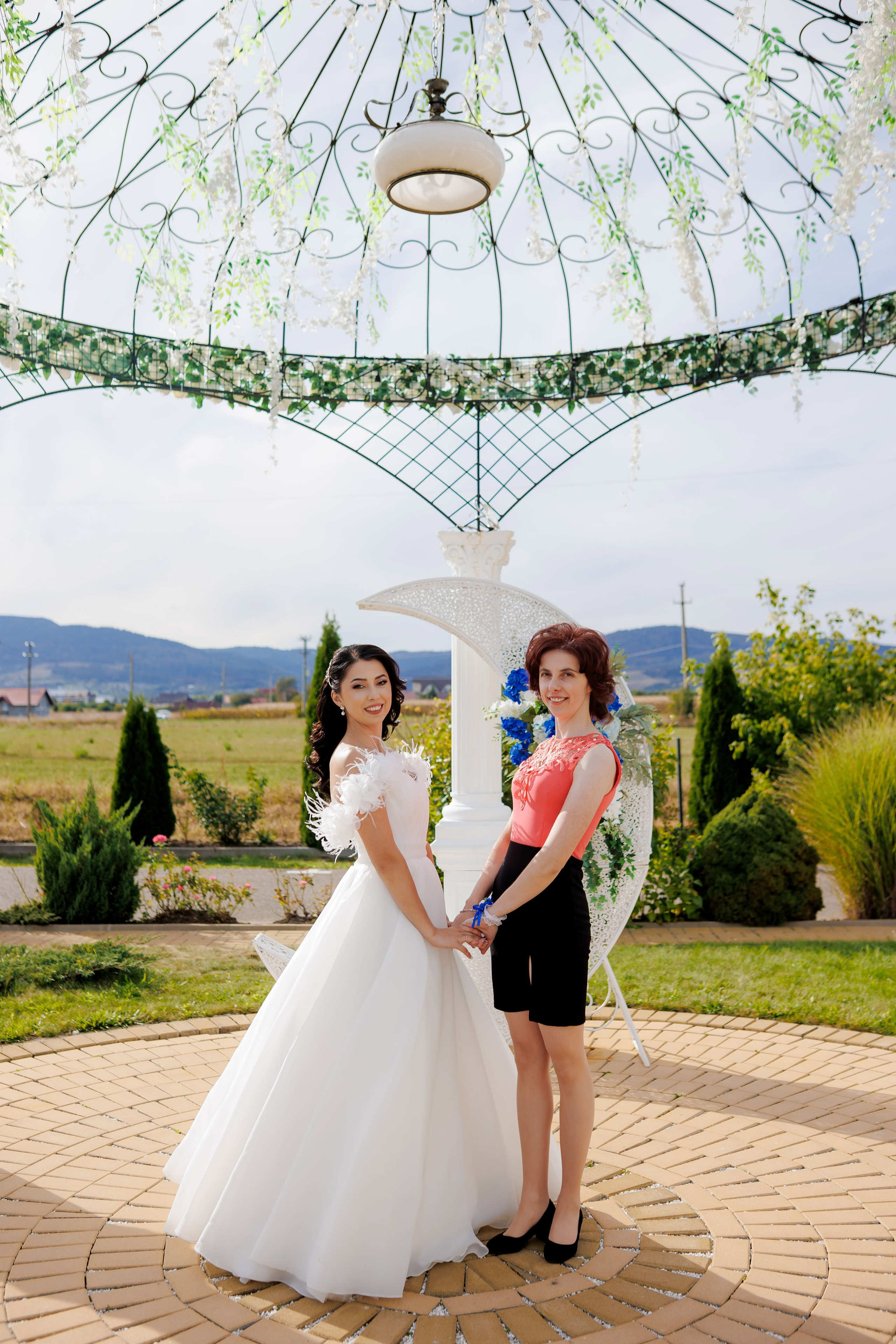 Loredana & Emilian – Ziua Nunții | Videografie - fotografie Botez Suceava, Iași, Botoșani. Servicii foto-video profesionale, pentru momente de neuitat