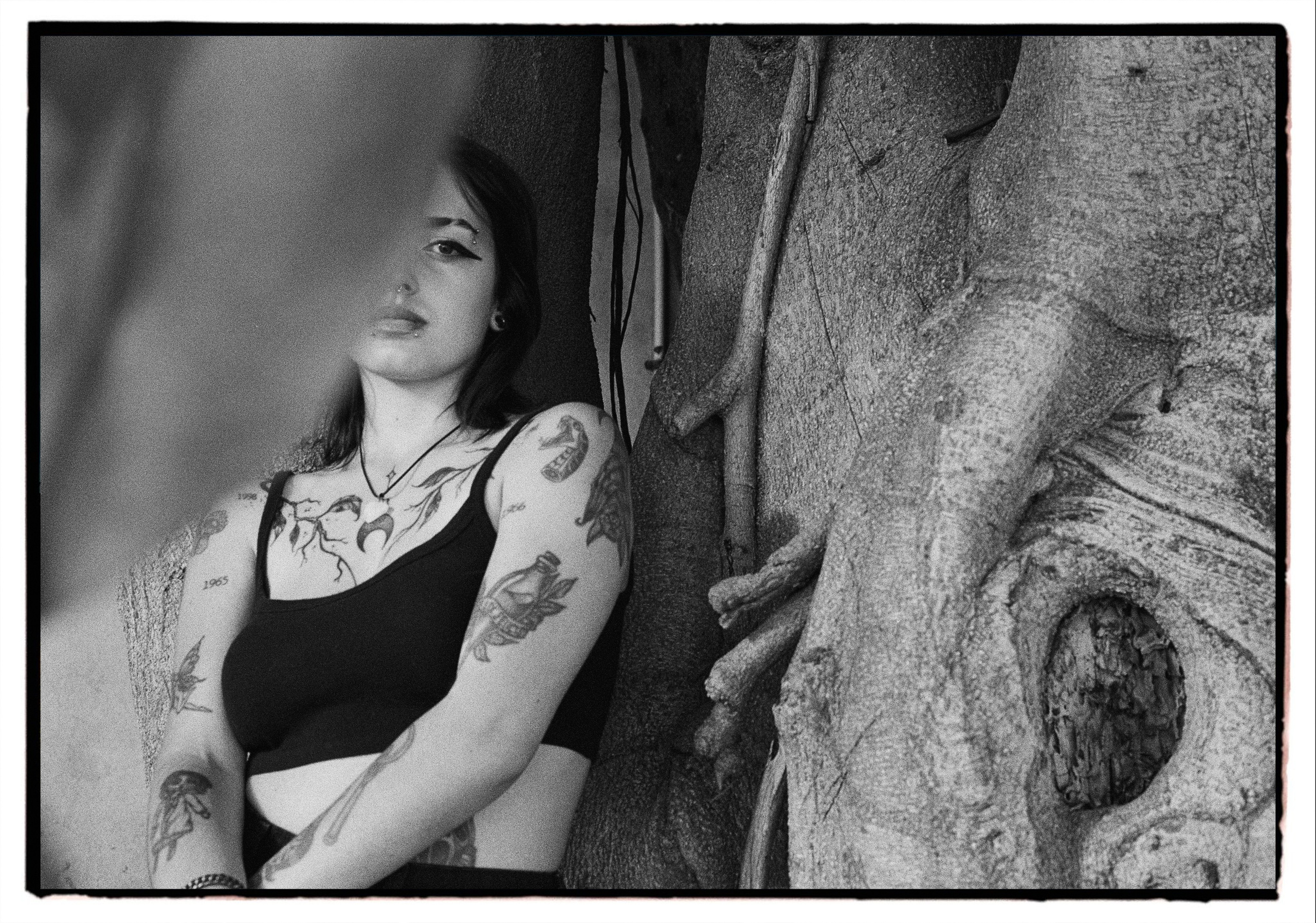 Veronica / ILFORD HP5. Portrait photographer in Madeira — Marina Shtukina