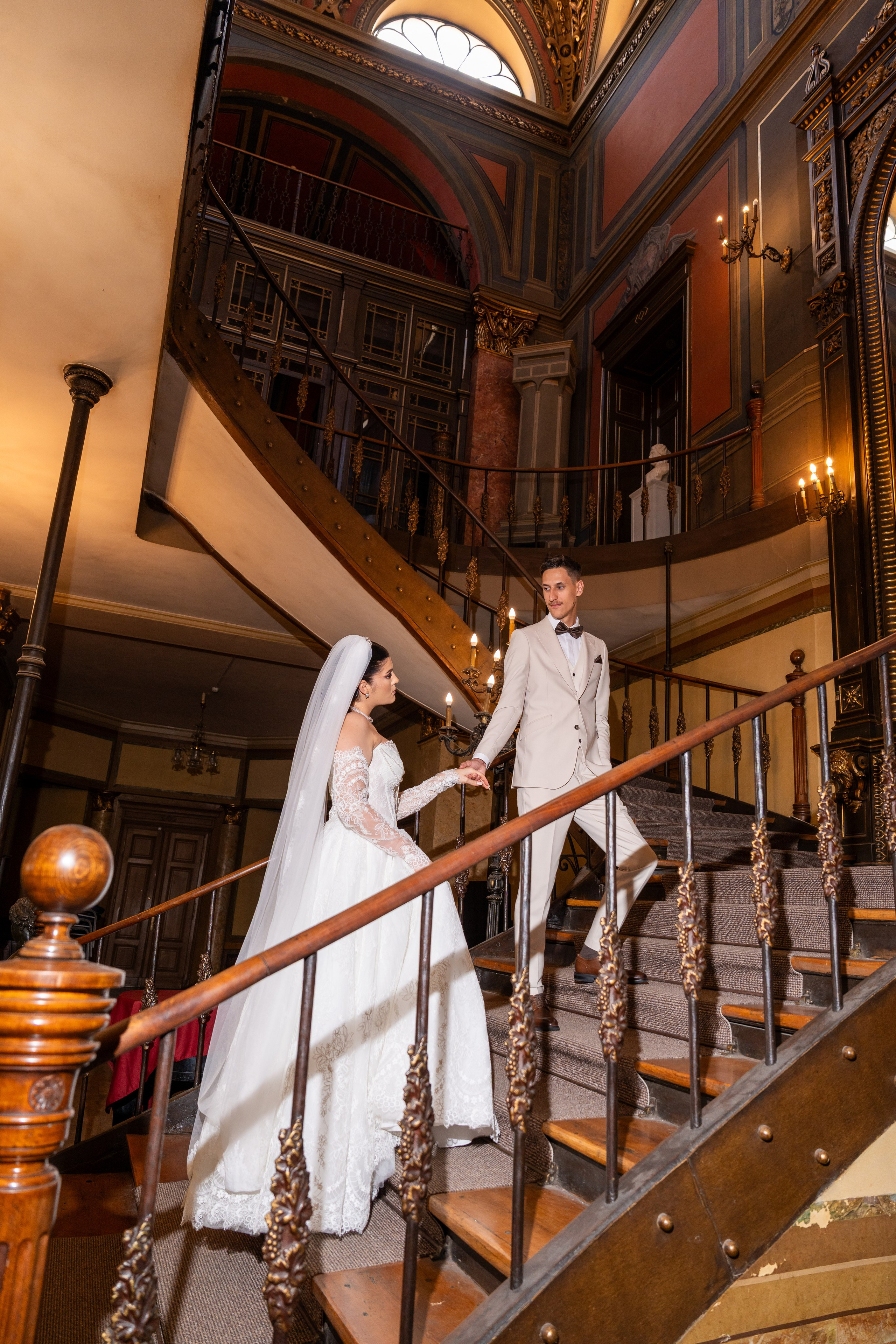 Ședință foto romantică la Palatul Suțu din București