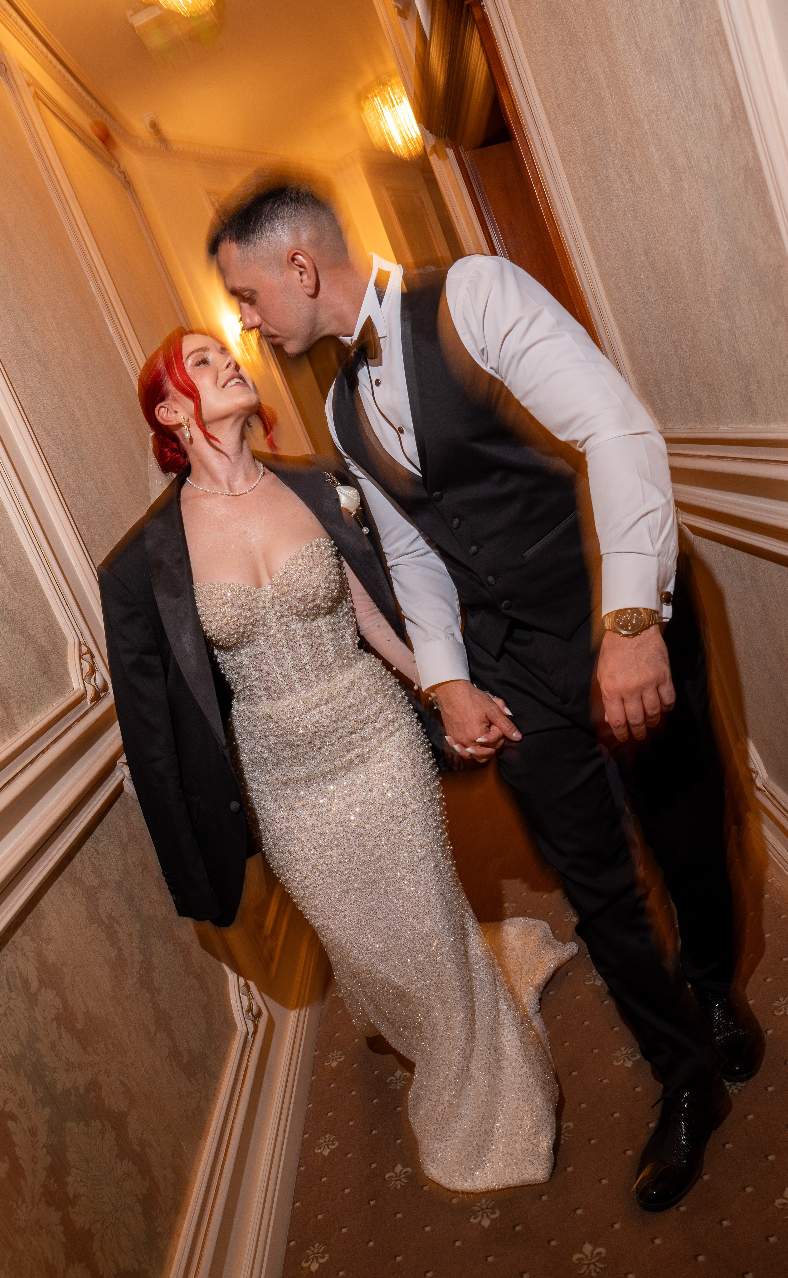 Moment romantic surprins la ședința foto de nuntă în București