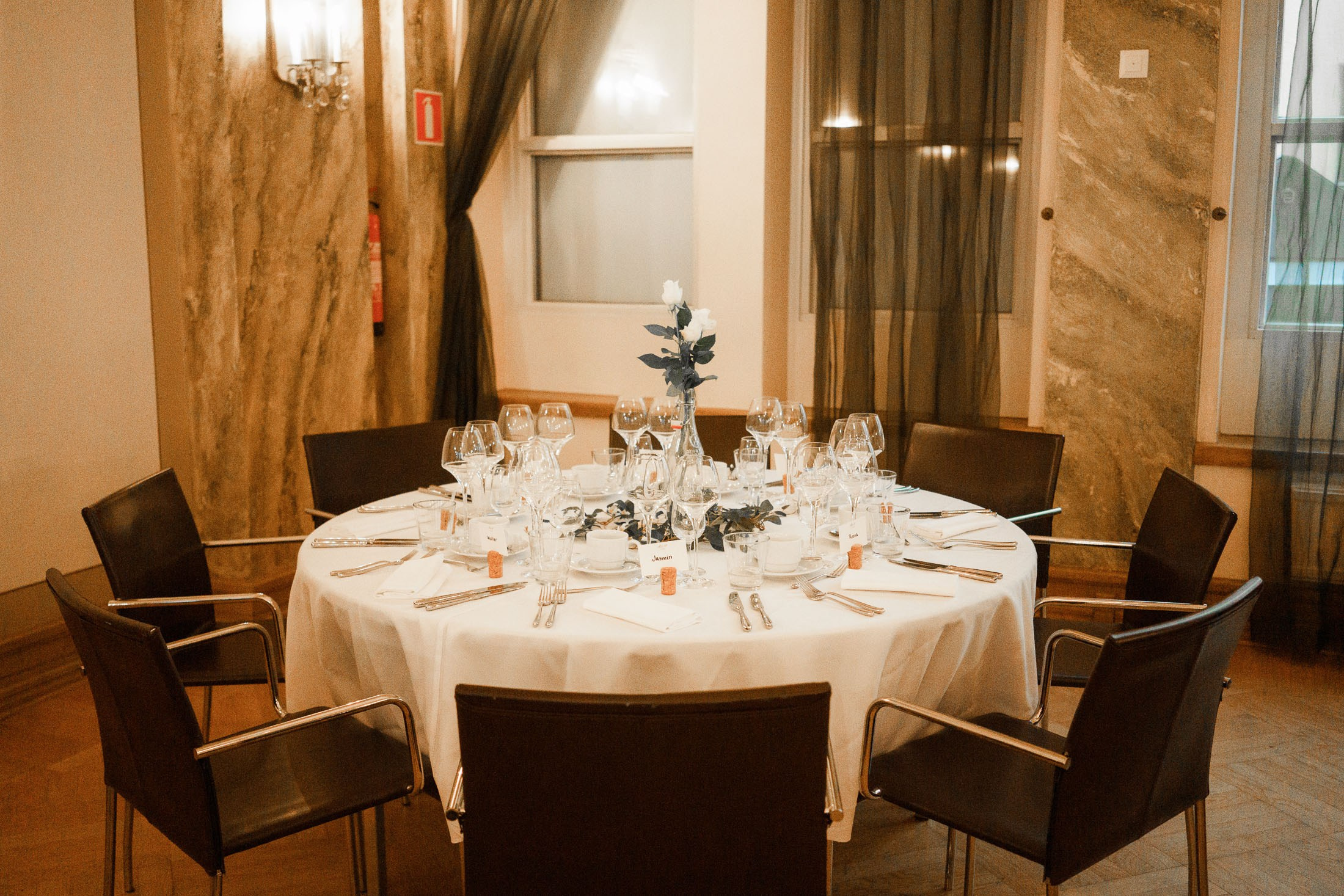 Hääkuvaus Klaus K, Rake-sali ja Helsingin vanha kirkko