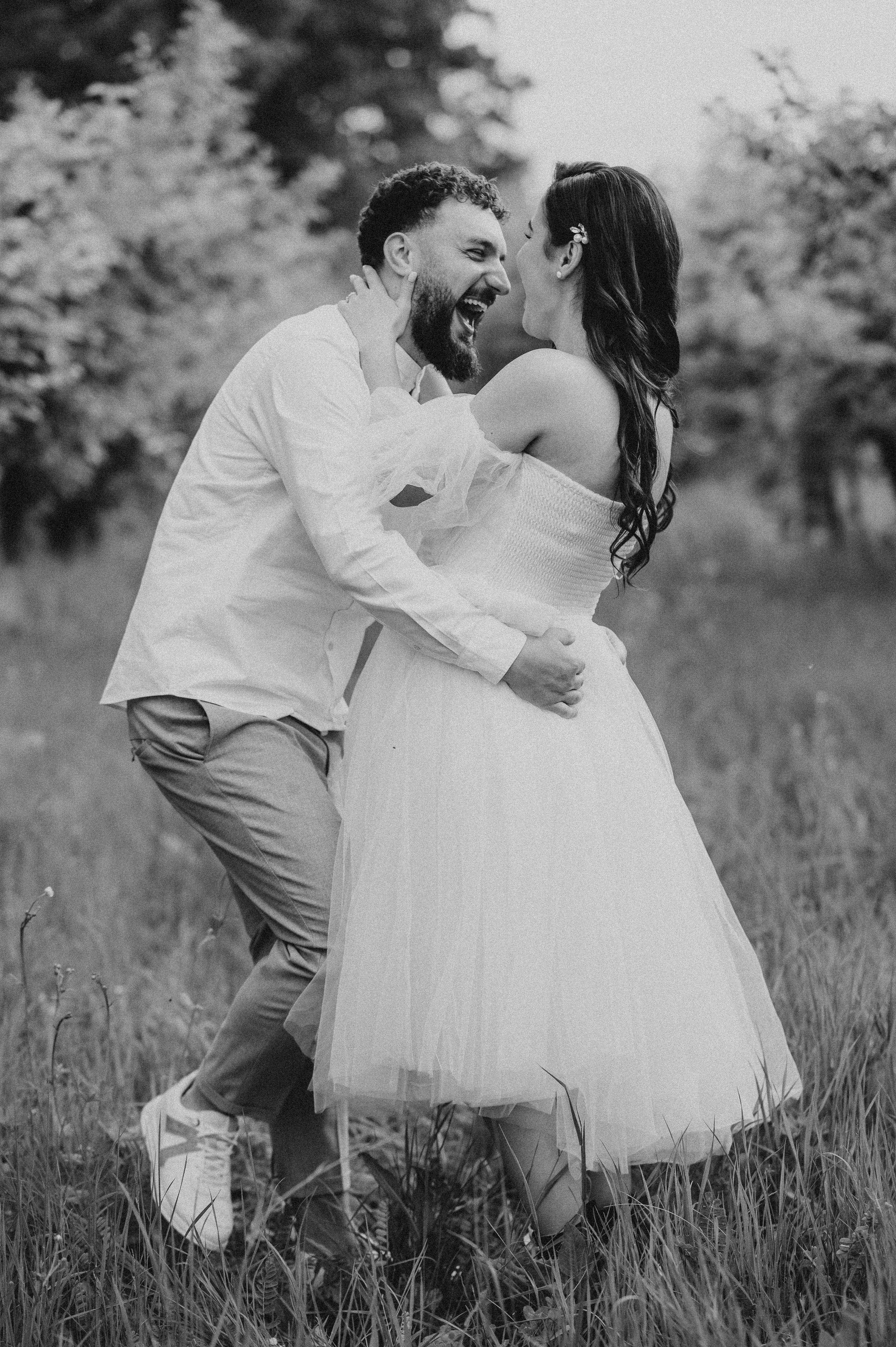 Magda + Andrei | Lovers in the garden. Proud Vision Weddings | Wedding Photography & Film — Servicii profesionale Foto Video Nunta Iasi