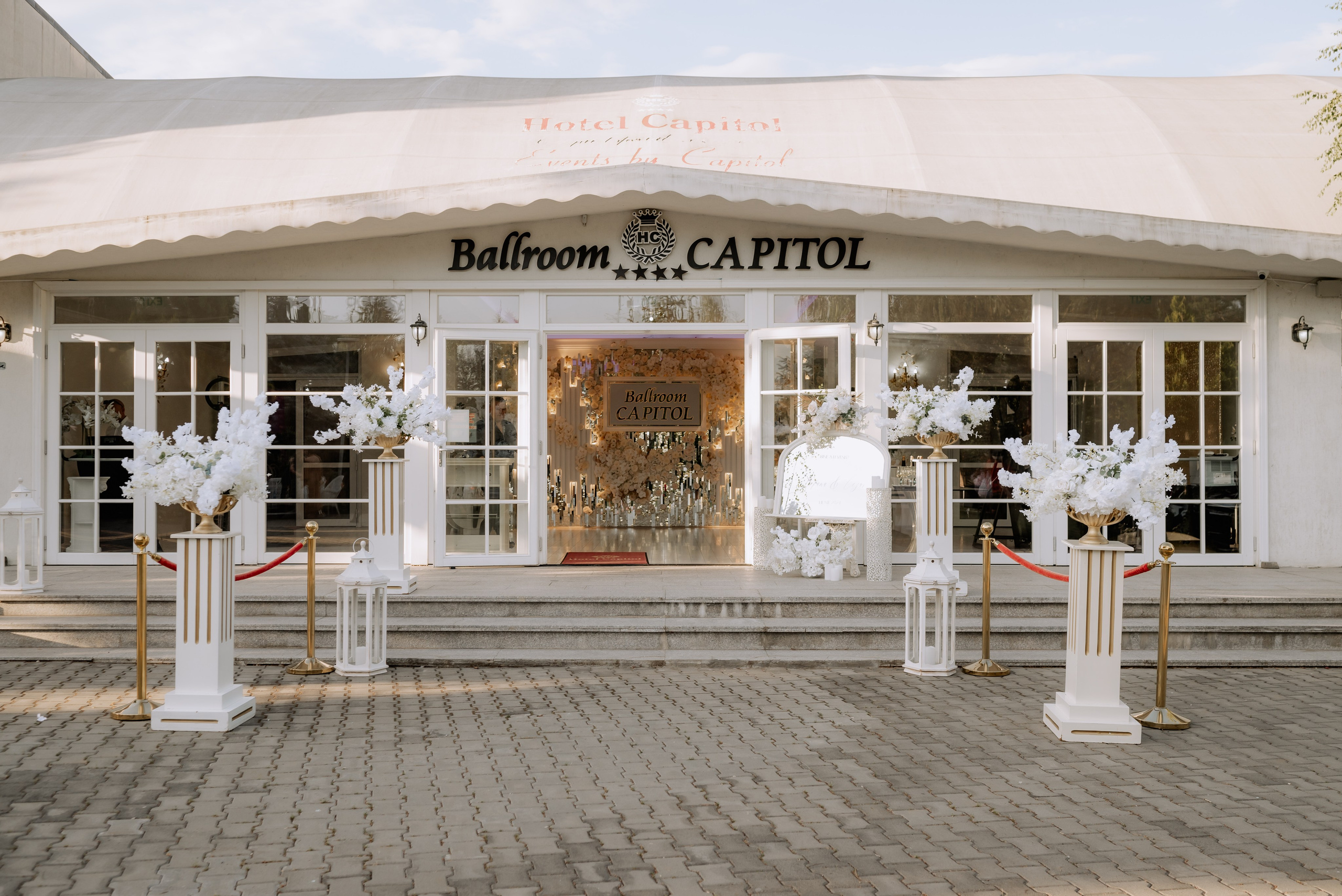 Nunta la Hotel Capitol Iasi. Proud Vision Weddings | Wedding Photography & Film — Servicii profesionale Foto Video Nunta Iasi