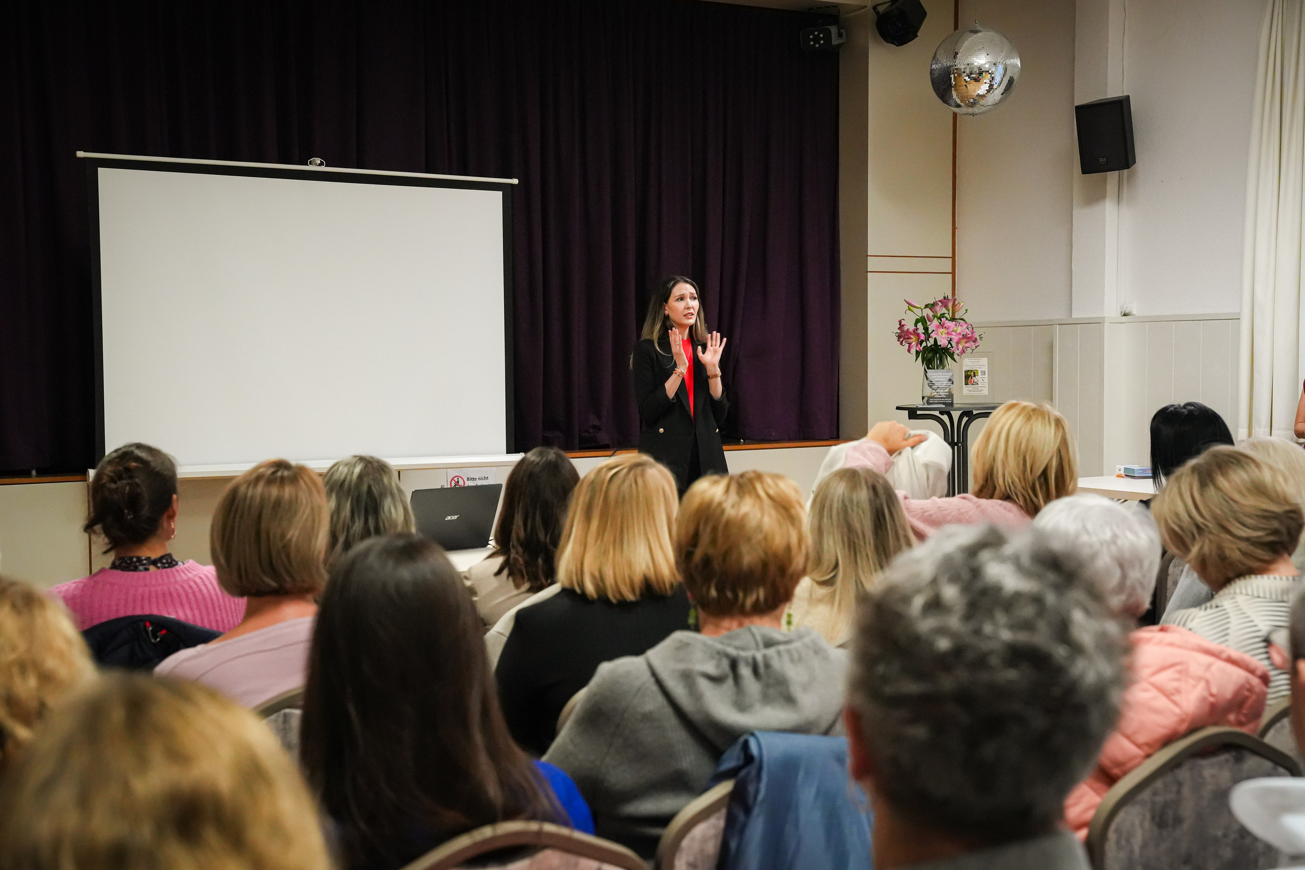 „Frauentreffen“. Fotografin Yuliia Turinina in Stuttgart