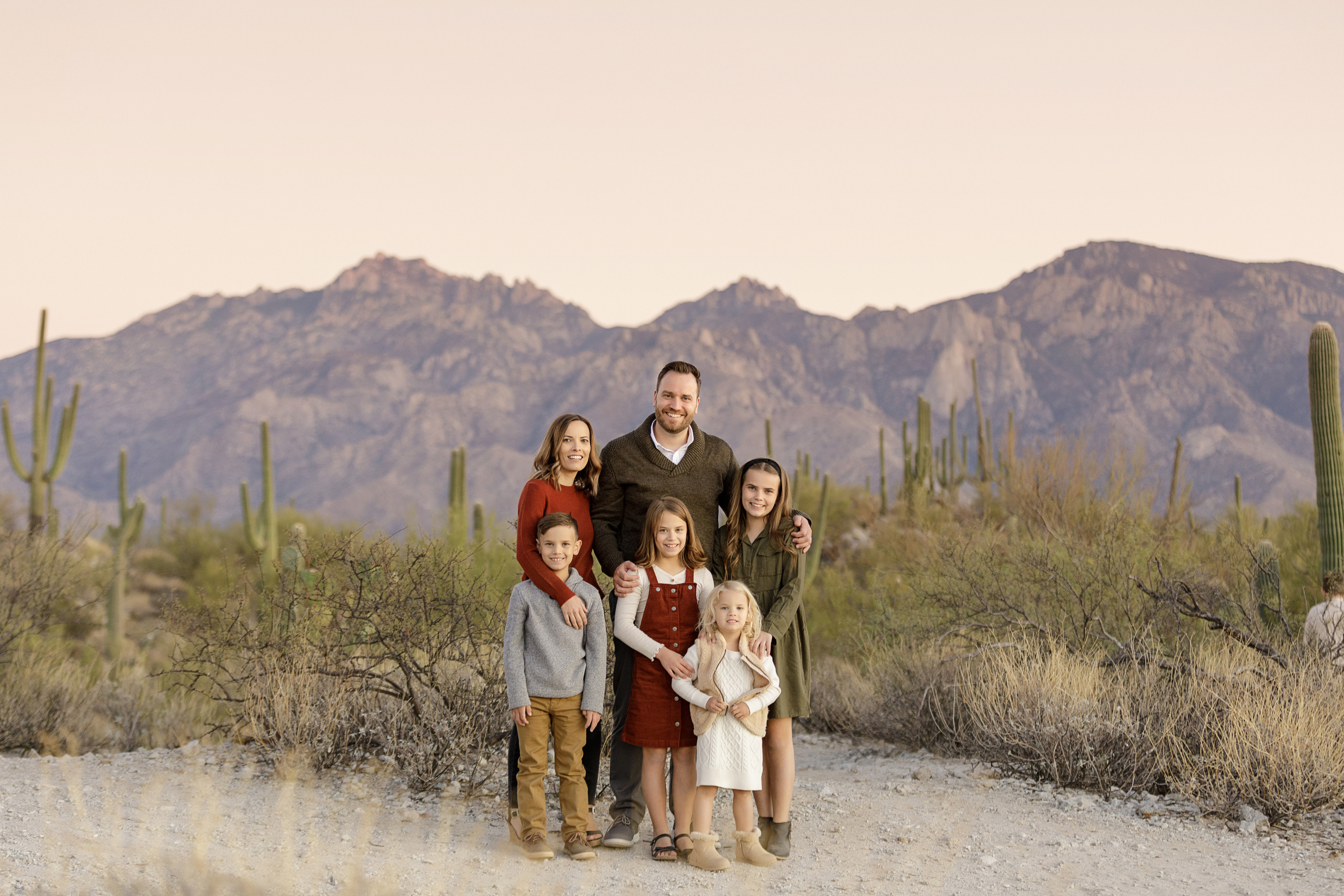 Family photoshoot. Anastasia Post: Wedding and Editorial Photography