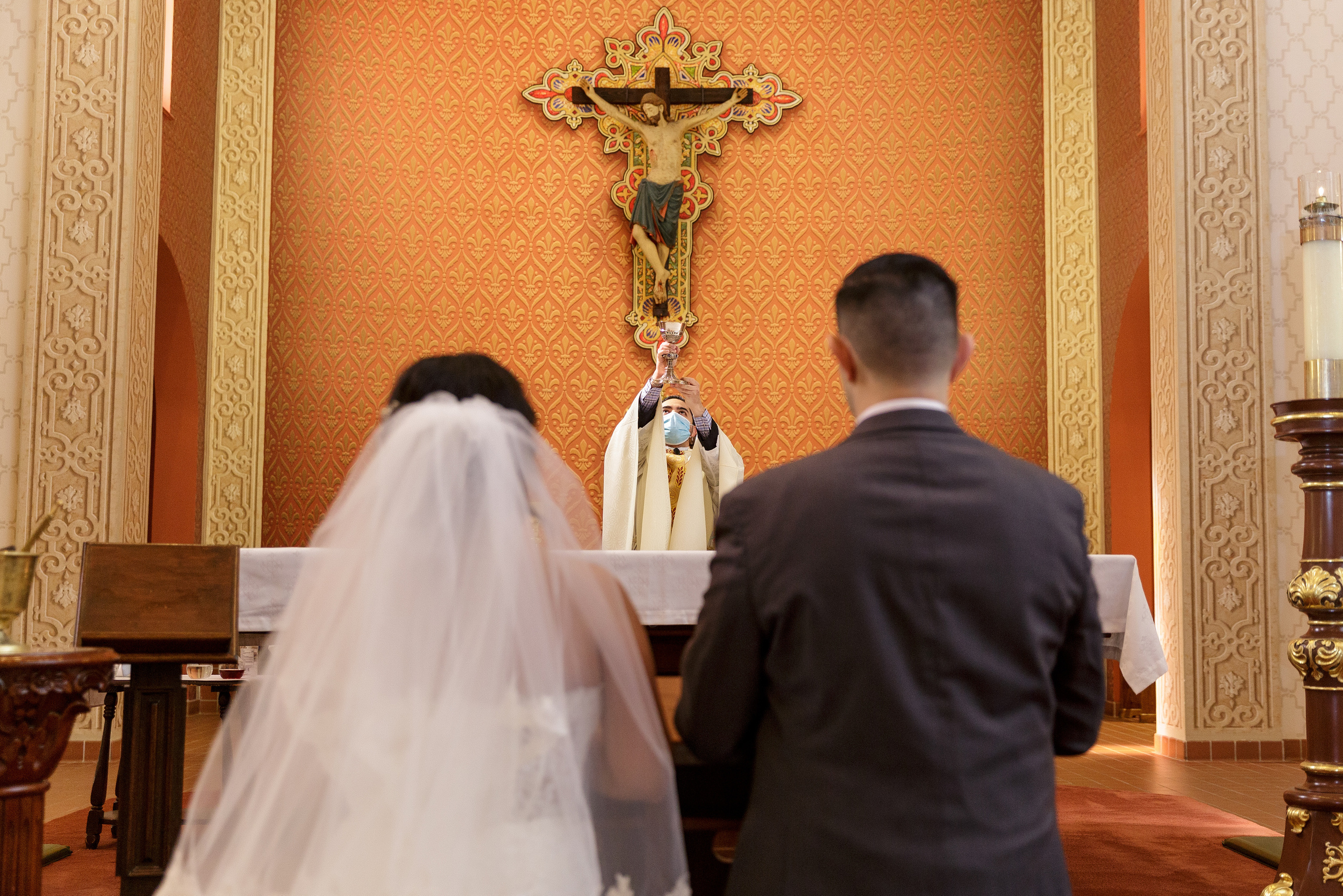 Wedding in St. Augustine Cathedral in Tucson. Anastasia Post: Wedding and Editorial Photography