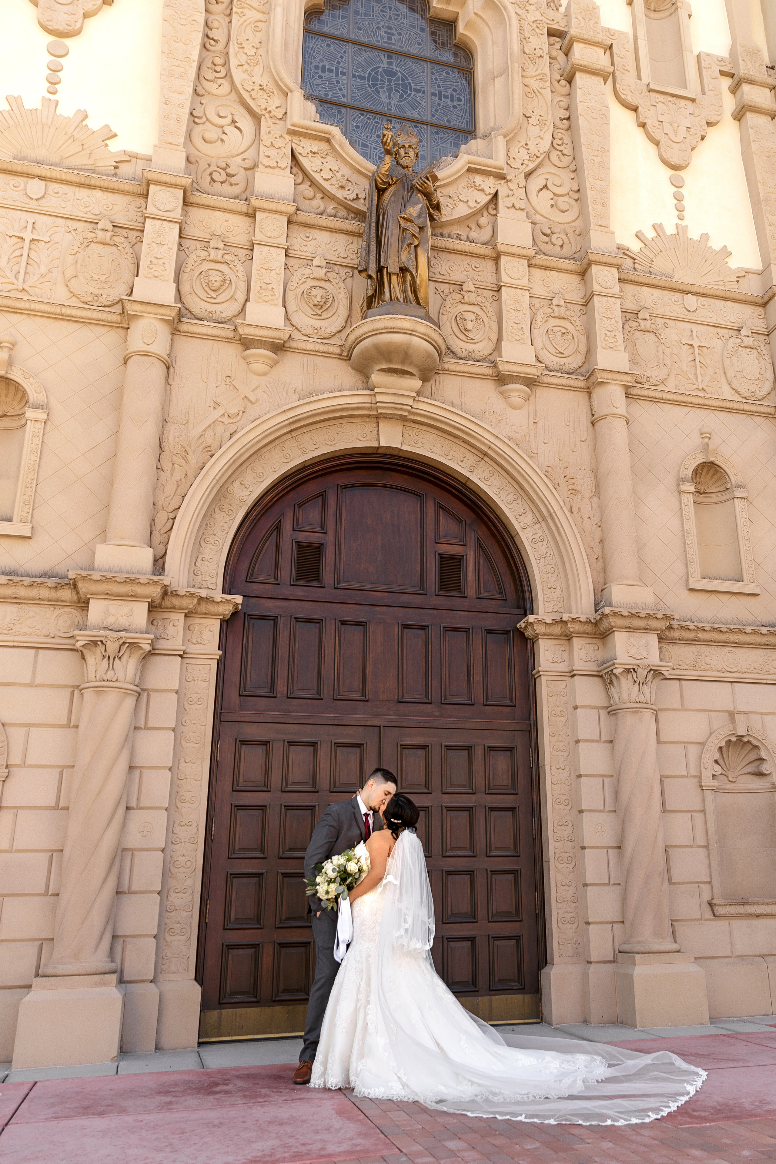 Wedding in St. Augustine Cathedral in Tucson. Anastasia Post: Wedding and Editorial Photography