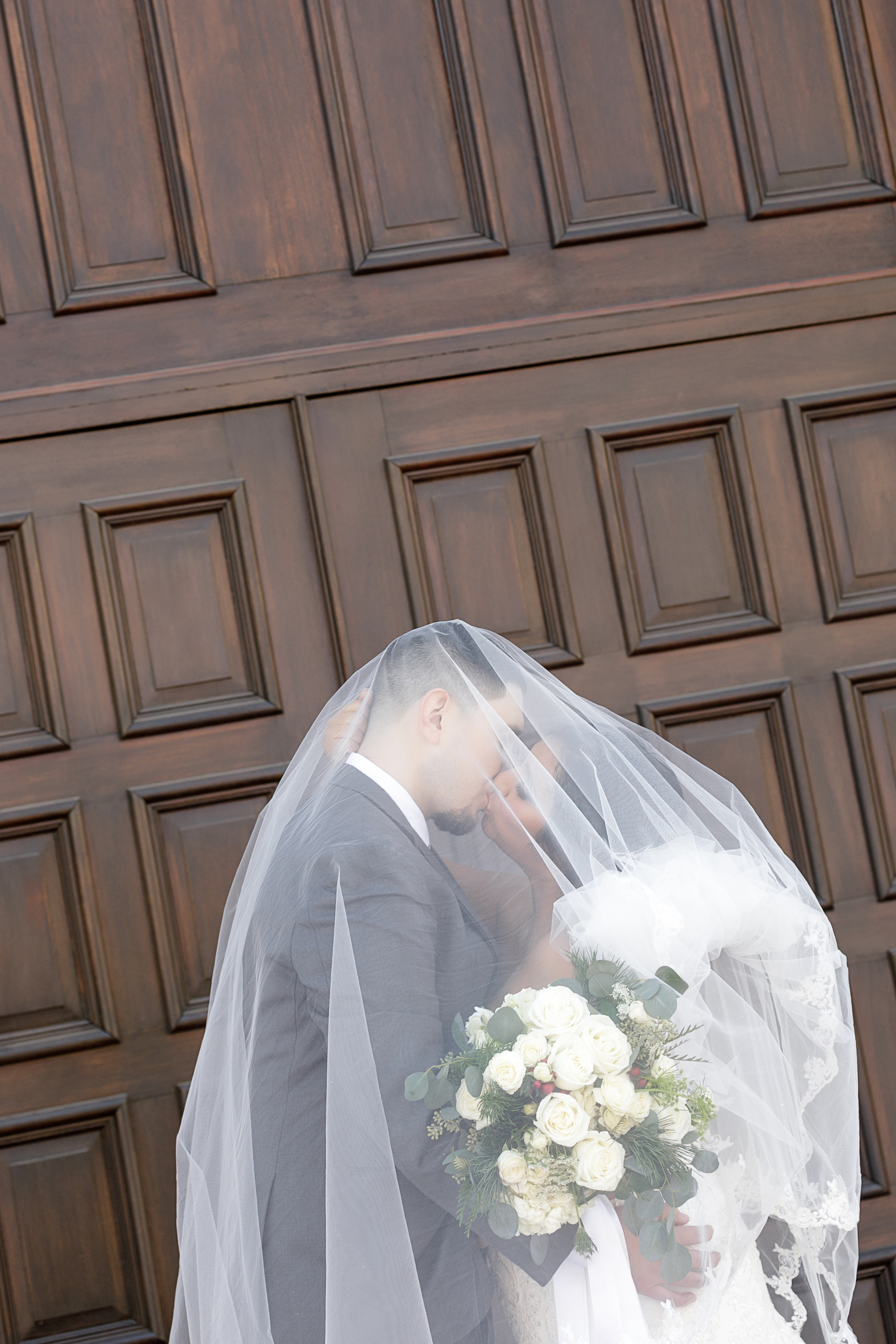 Wedding in St. Augustine Cathedral in Tucson. Anastasia Post: Wedding and Editorial Photography