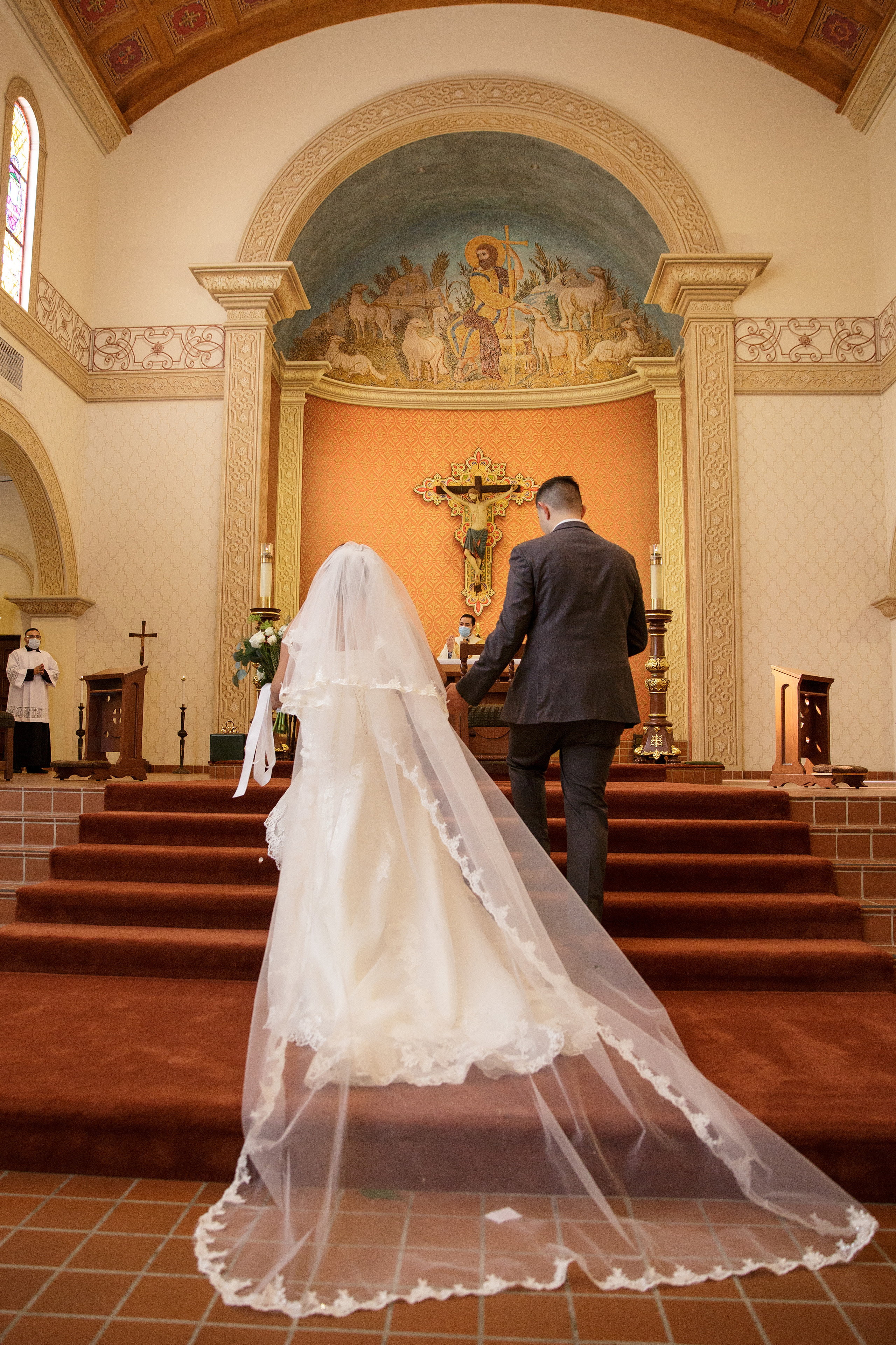 Wedding in St. Augustine Cathedral in Tucson. Anastasia Post: Wedding and Editorial Photography