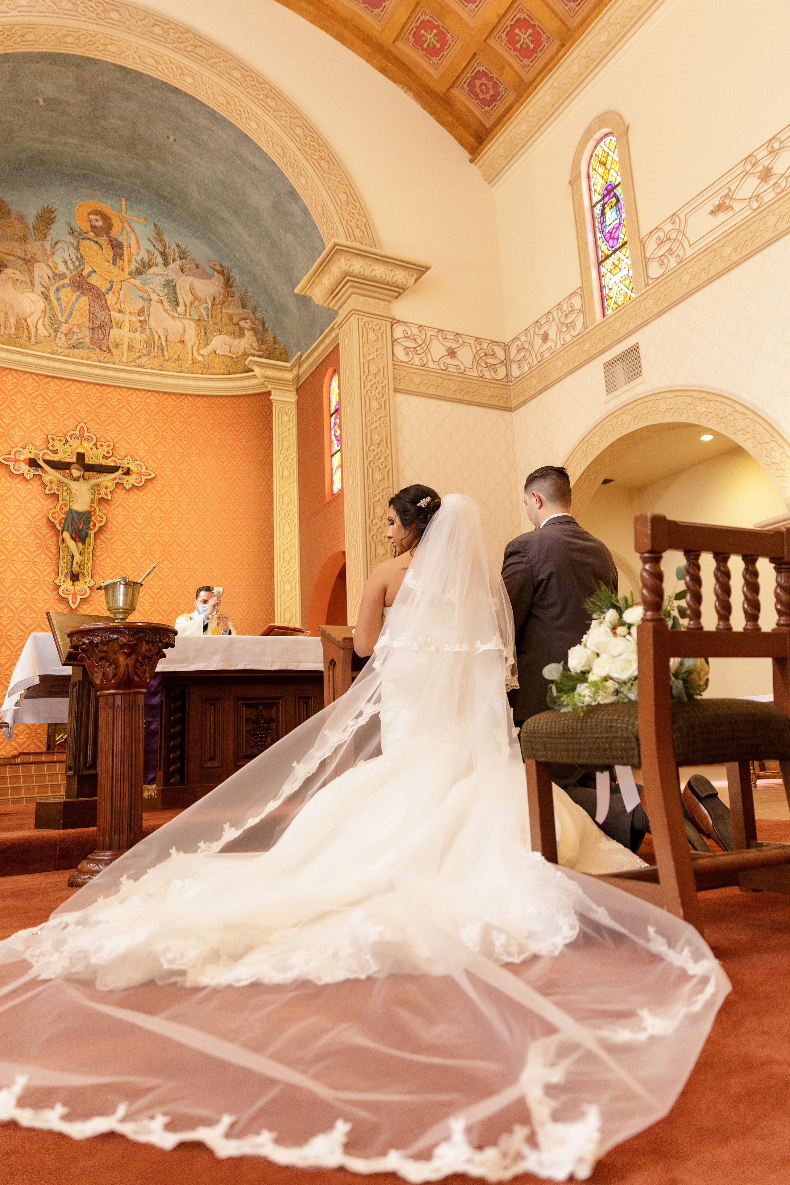 Wedding in St. Augustine Cathedral in Tucson. Anastasia Post: Wedding and Editorial Photography