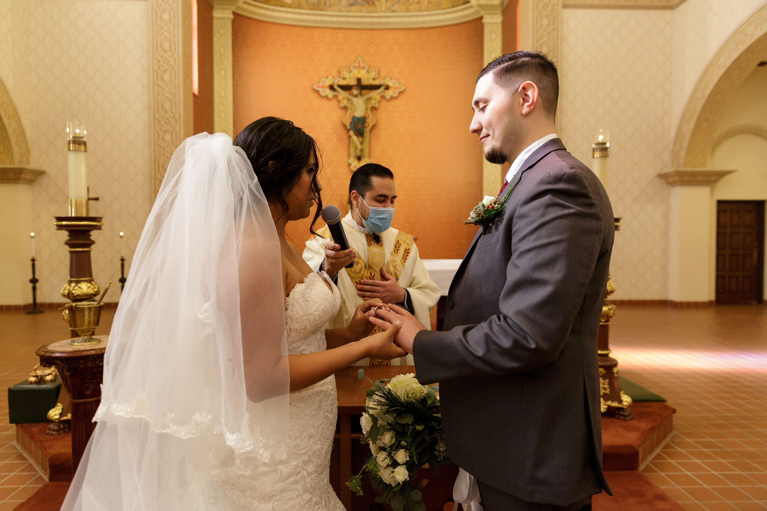 Wedding in St. Augustine Cathedral in Tucson. Anastasia Post: Wedding and Editorial Photography