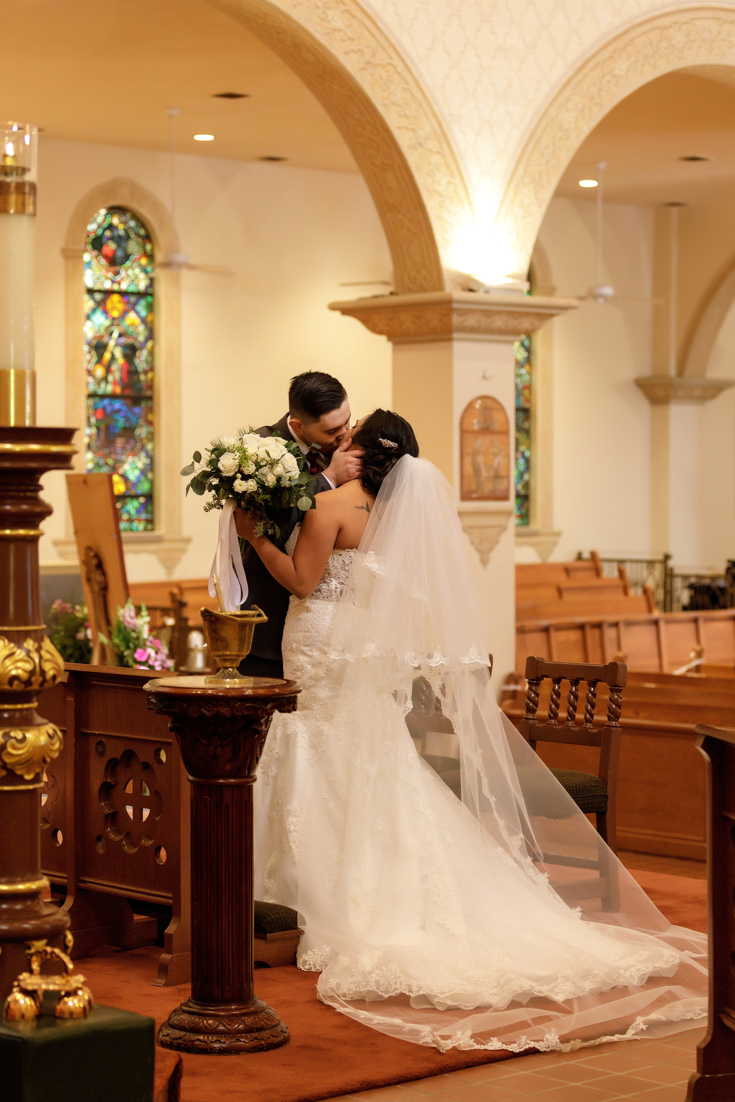 Wedding in St. Augustine Cathedral in Tucson. Anastasia Post: Wedding and Editorial Photography