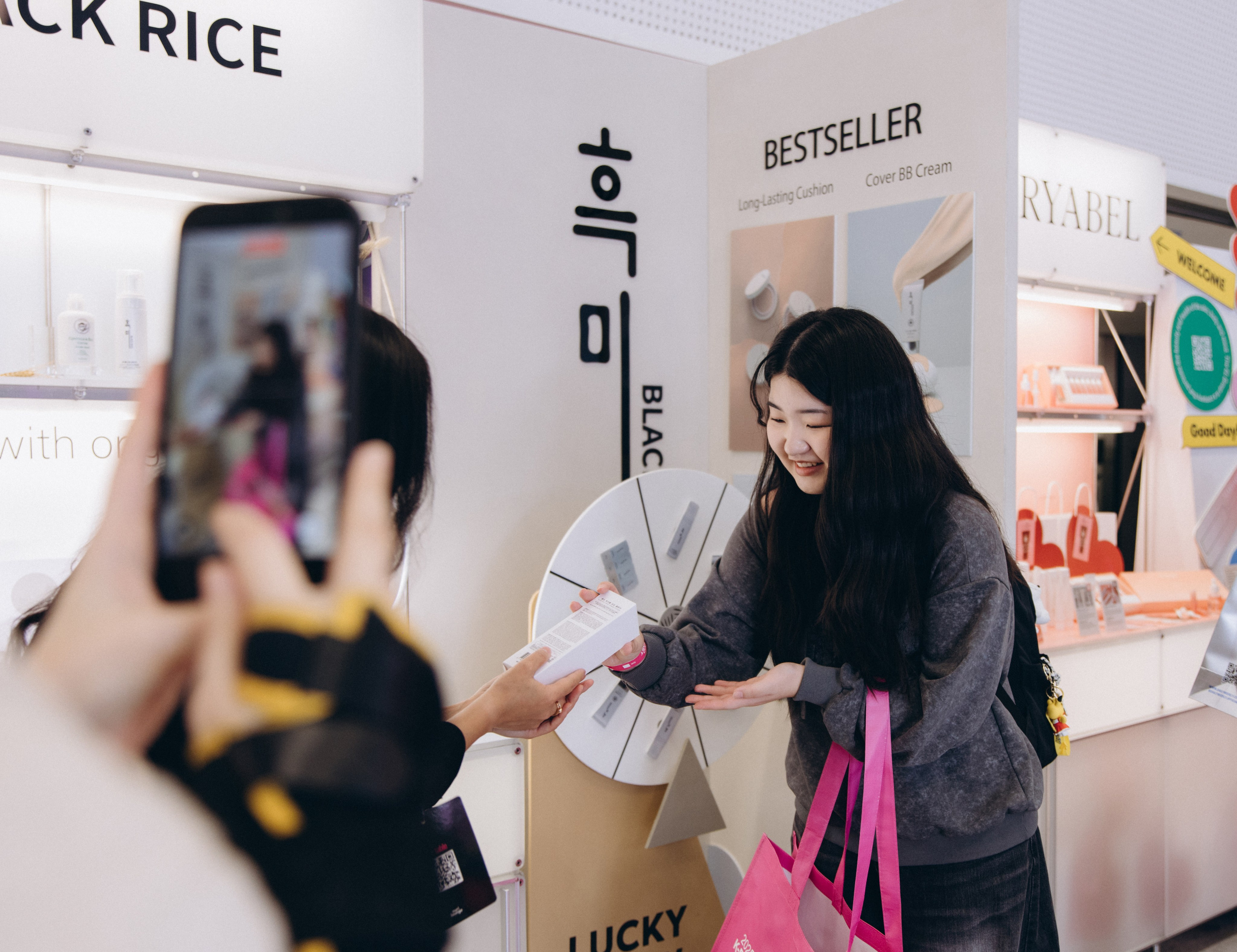 Seoul beauty expo 2025 (Black Rice). Portrait photographer in South Korea Olga Lian