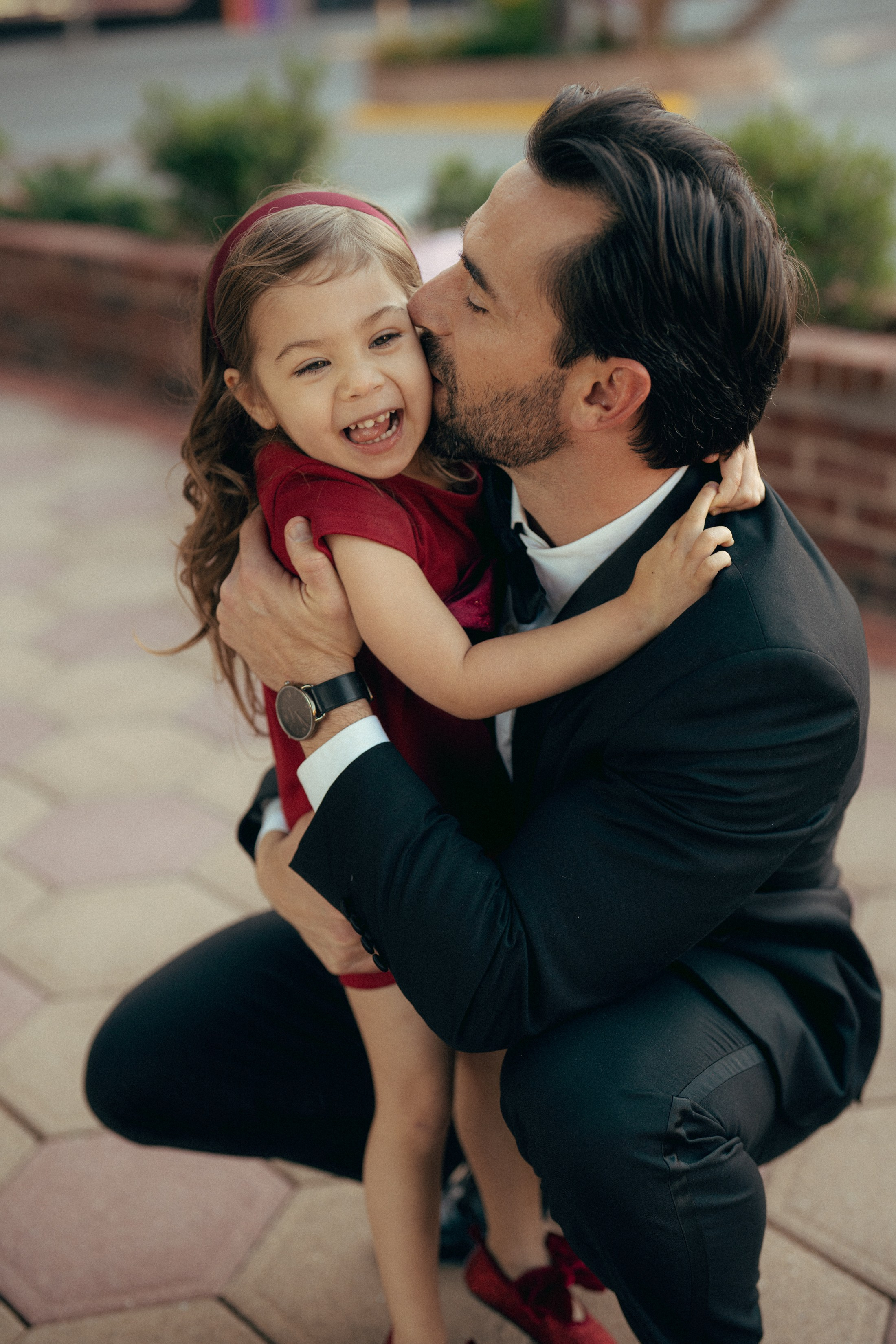 Brianna, Glenn, Jojo and Emmett. Wedding & elopement photographer Viktoriya Kravtsov. Las Vegas