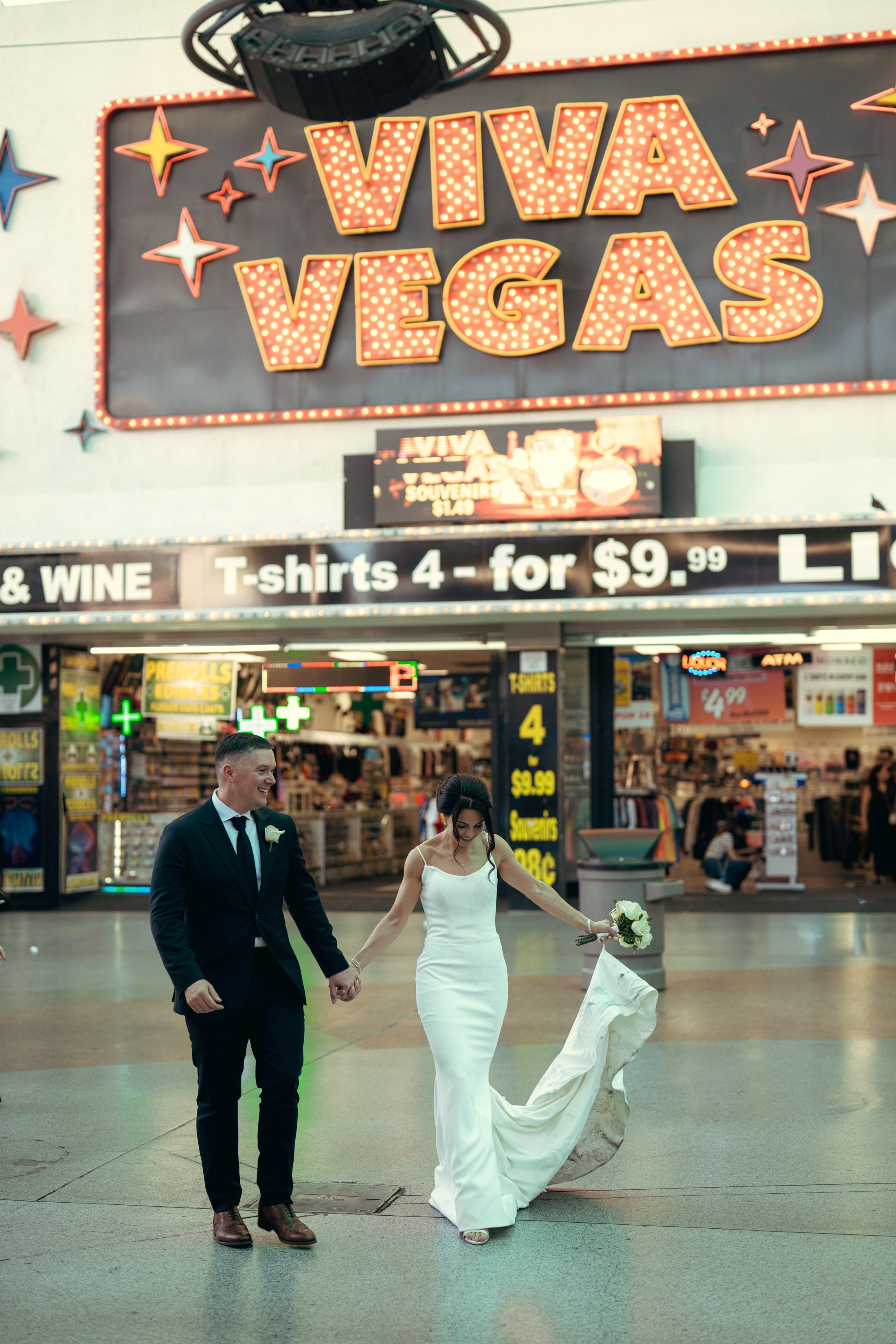 Lara&Dan. Wedding & elopement photographer Viktoriya Kravtsov. Las Vegas