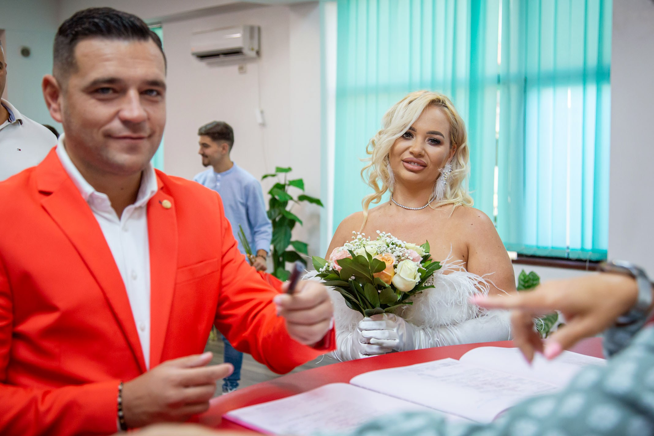Fotograf Starea Civilă București - Momentul semnării actelor de cununie, 