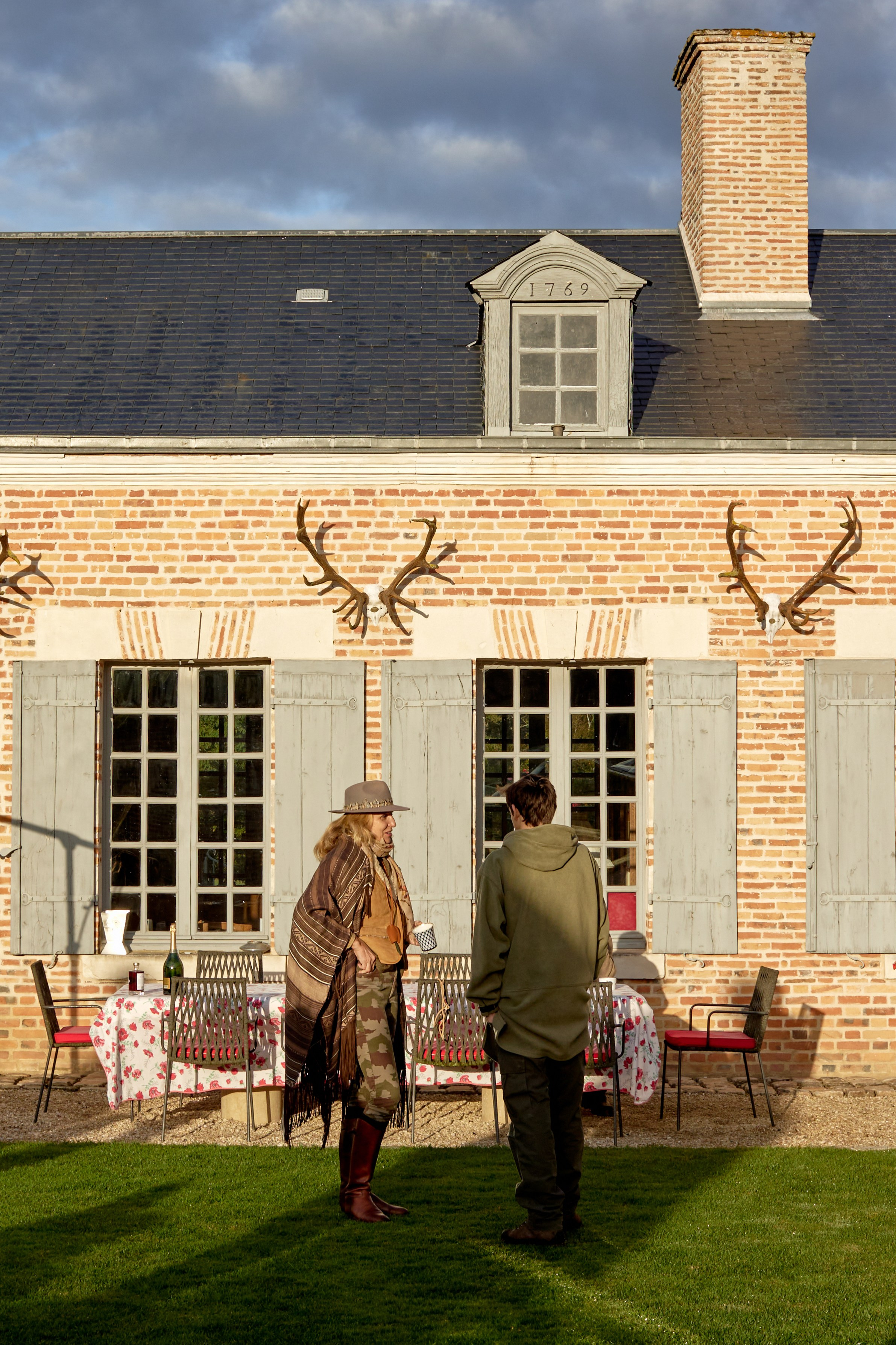 Hunting in France. Amazing photo session at a time convenient for you. Y