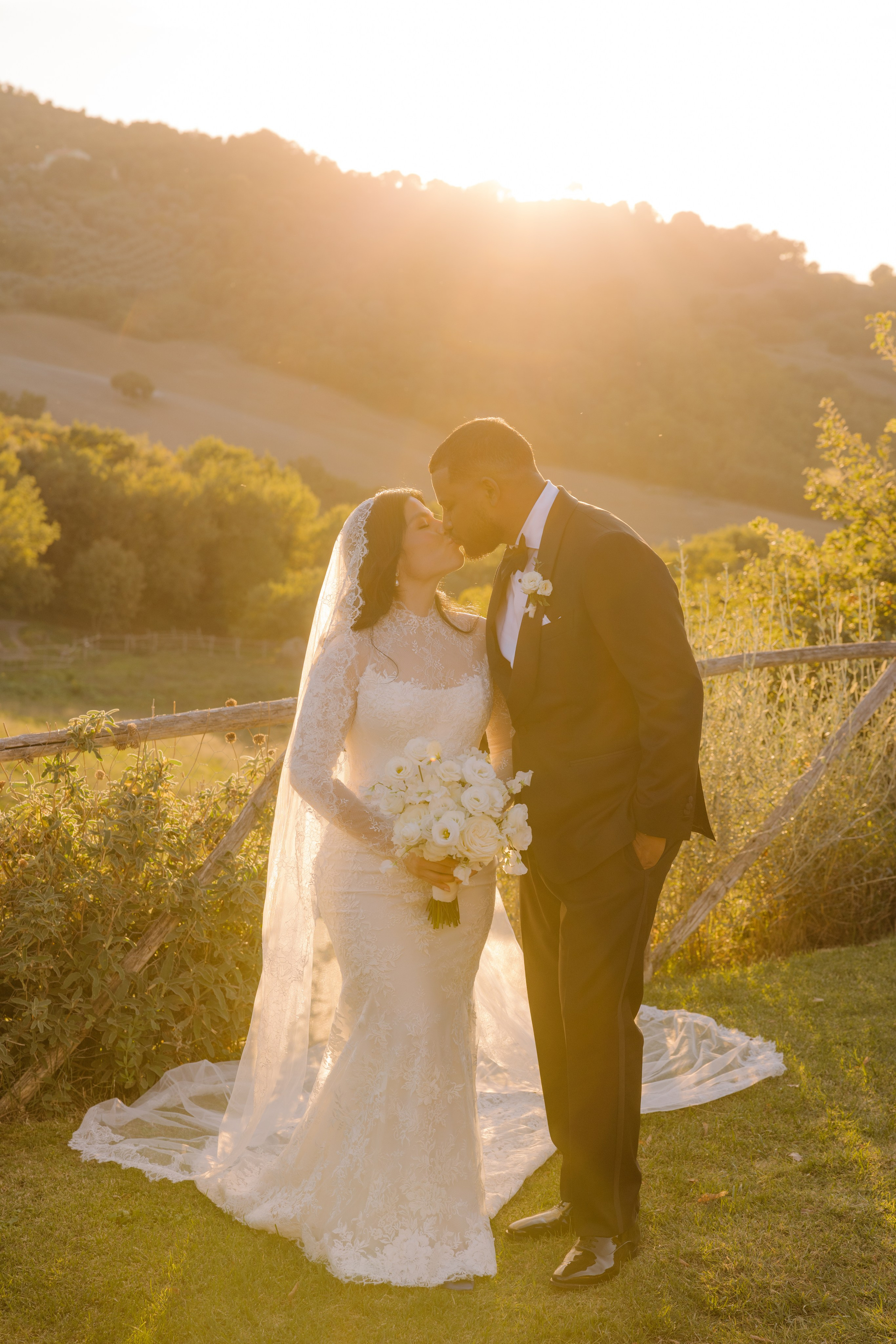 Mitcell&Melanie digital. Wedding photographer Italy