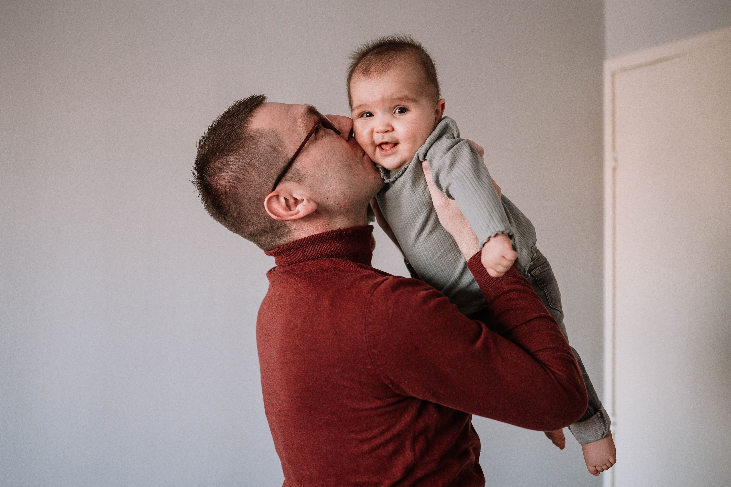 Lana - fotografisanje bebe kod kuće. Dečiji i porodični fotograf