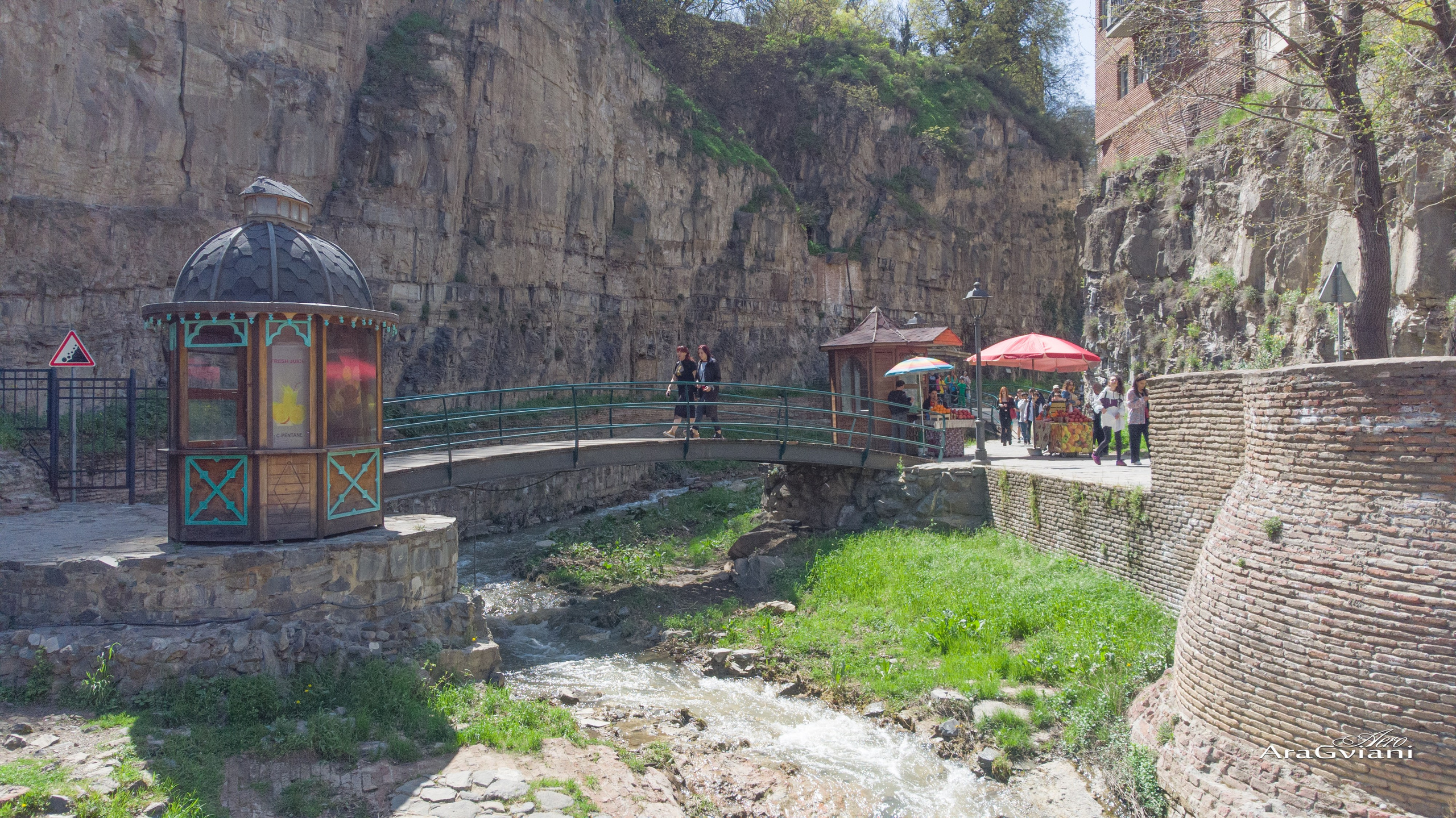 გასეირნება ძველ თბილისში. FramefreeMan