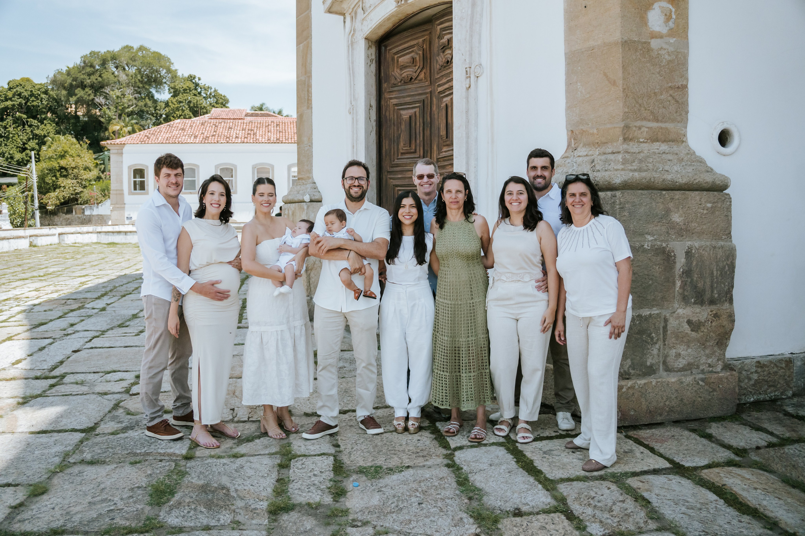 Batizado. Filmes e fotos de parto e família com estética cinematográfica
